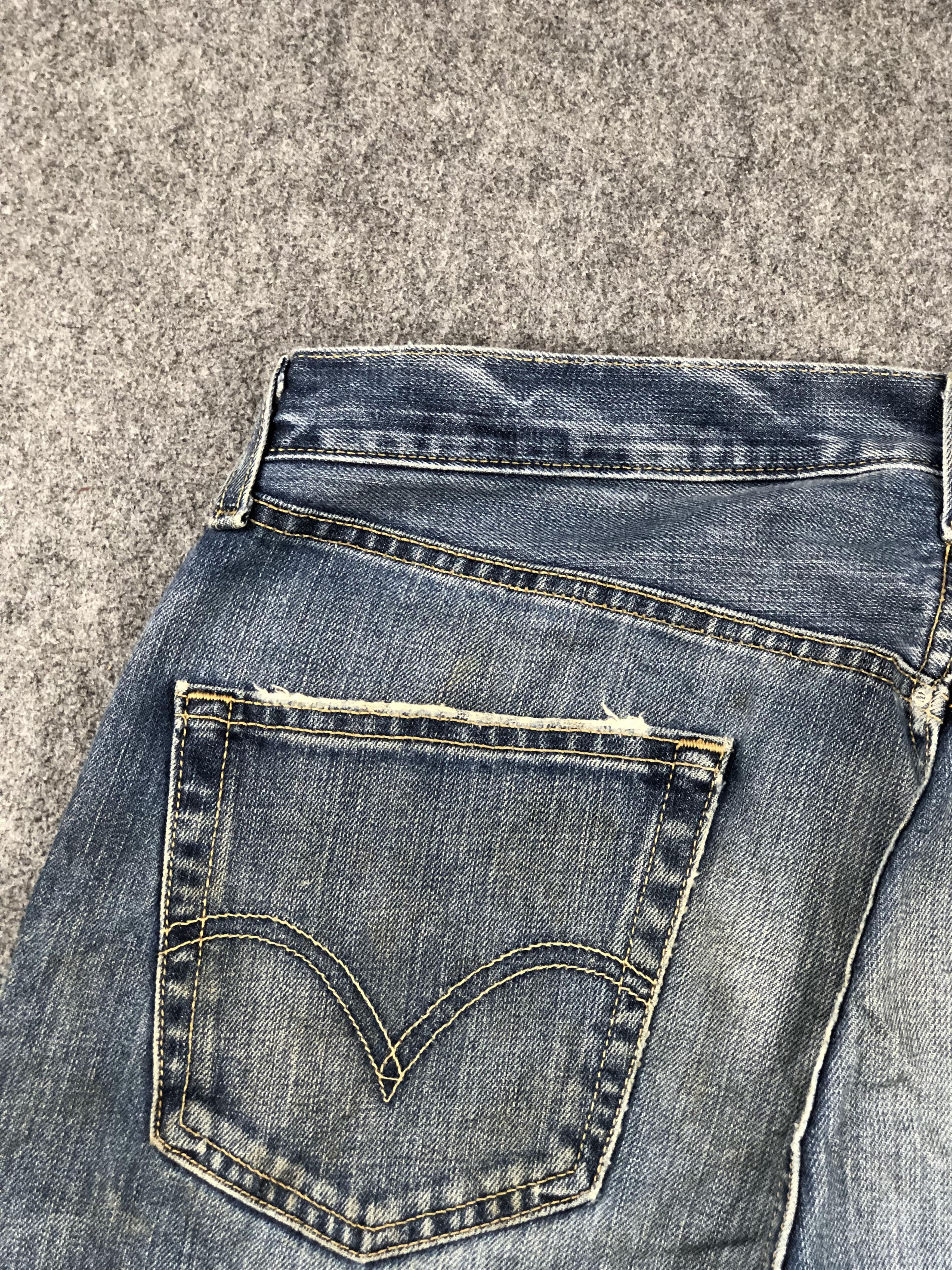 Vintage 90s Levis 501 Faded Blue Jeans DP2221