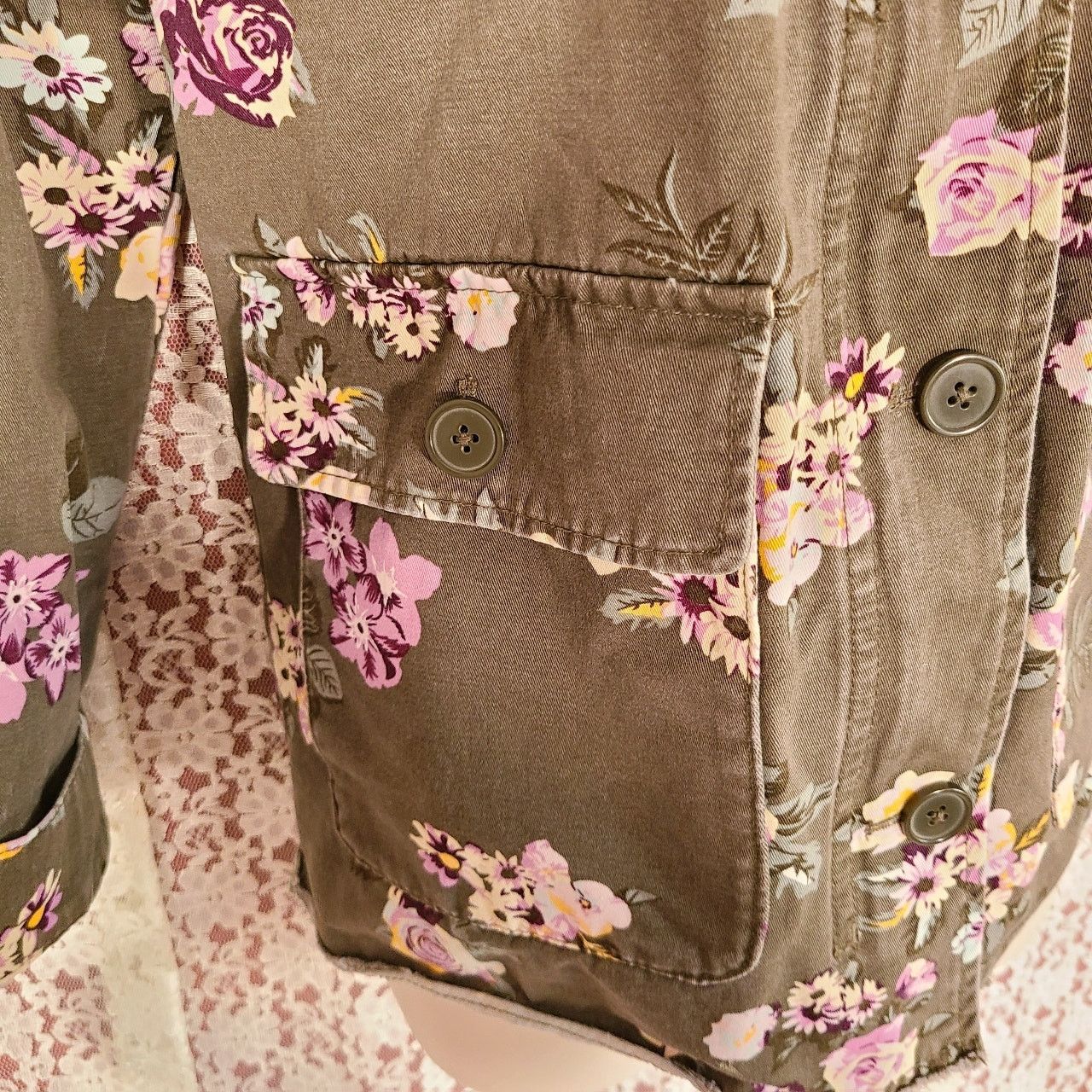 Levi's Levi's oversized green floral cargo thin jean jacket size xs Size XS / US 0-2 / IT 36-38 - 5 Thumbnail