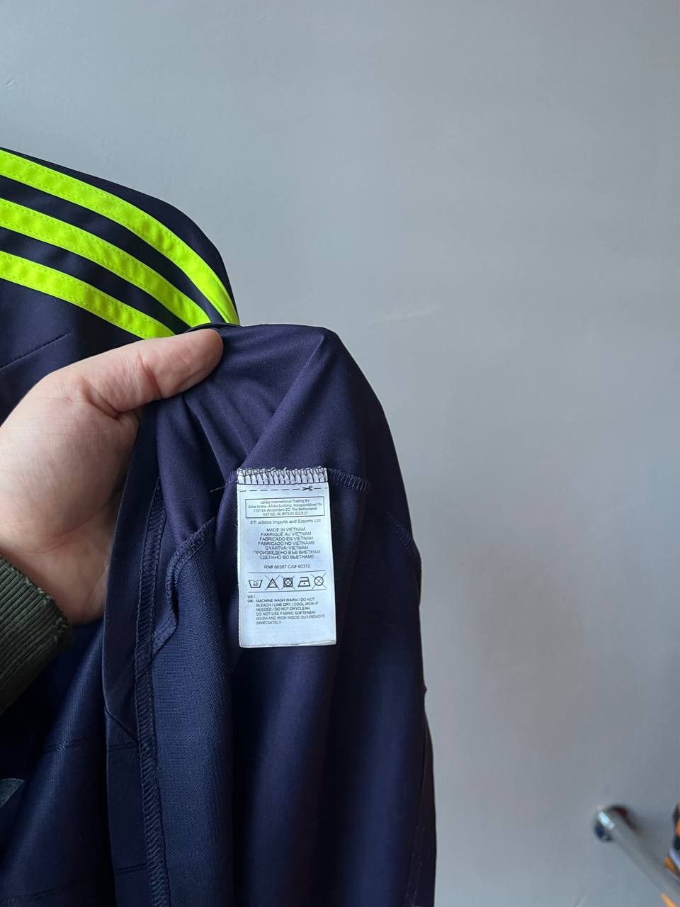 Adidas 2012/13 REAL MADRID AWAY SOCCER JERSEY FOOTBALL SHIRT ADIDAS Size US L / EU 52-54 / 3 - 13 Thumbnail