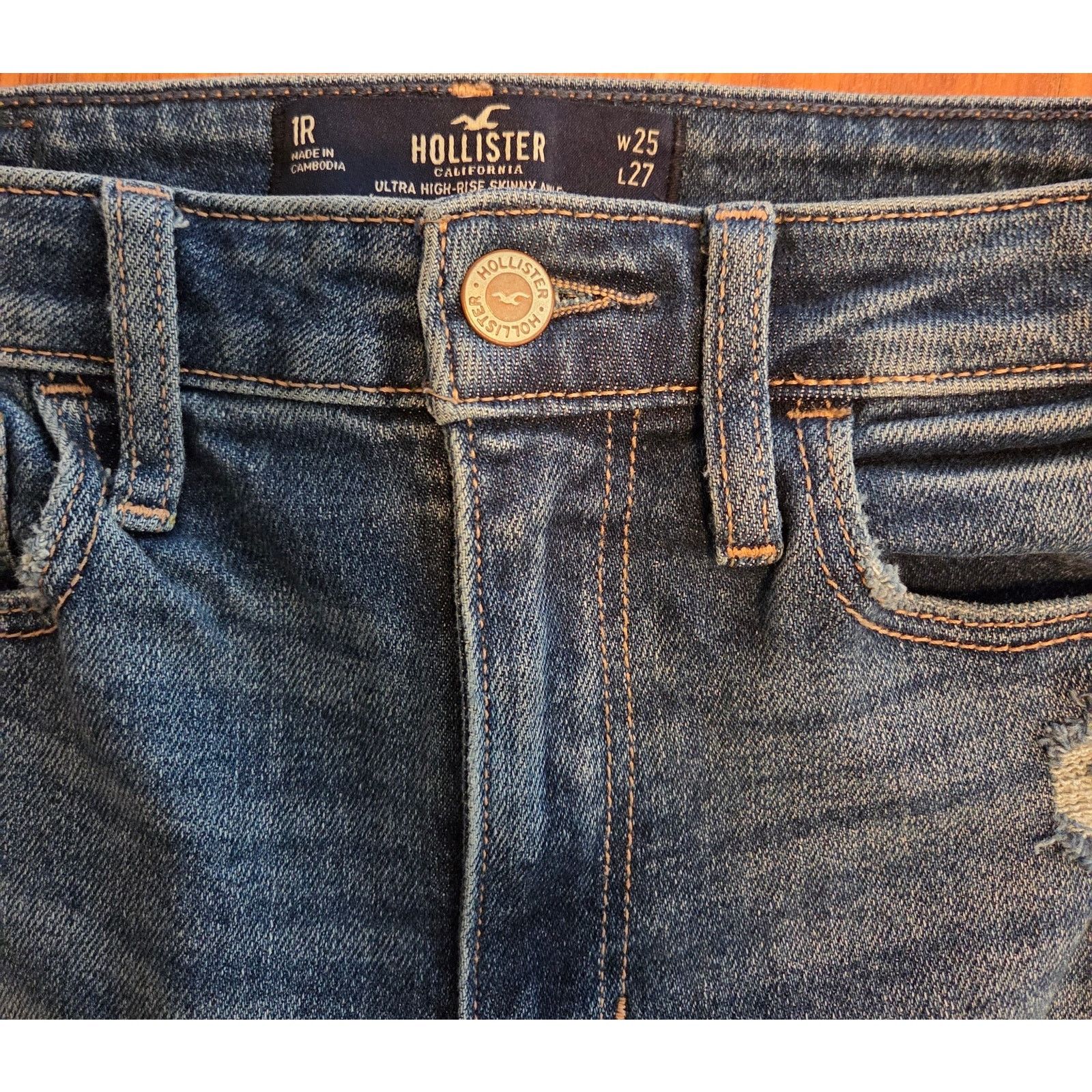 Hollister Hollister Ultra High-Rise Acid Wash Distressed Jeans Size 25" / US 0 / IT 36 - 7 Thumbnail