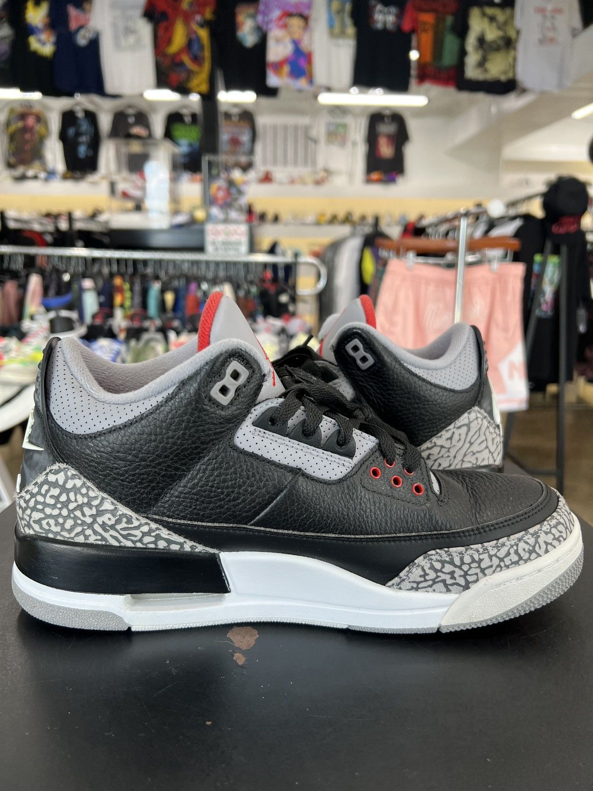 Jordan Brand Air Jordan 3 Black Cement Size 9.5 (2018) Size US 9.5 / EU 42-43 - 4 Thumbnail