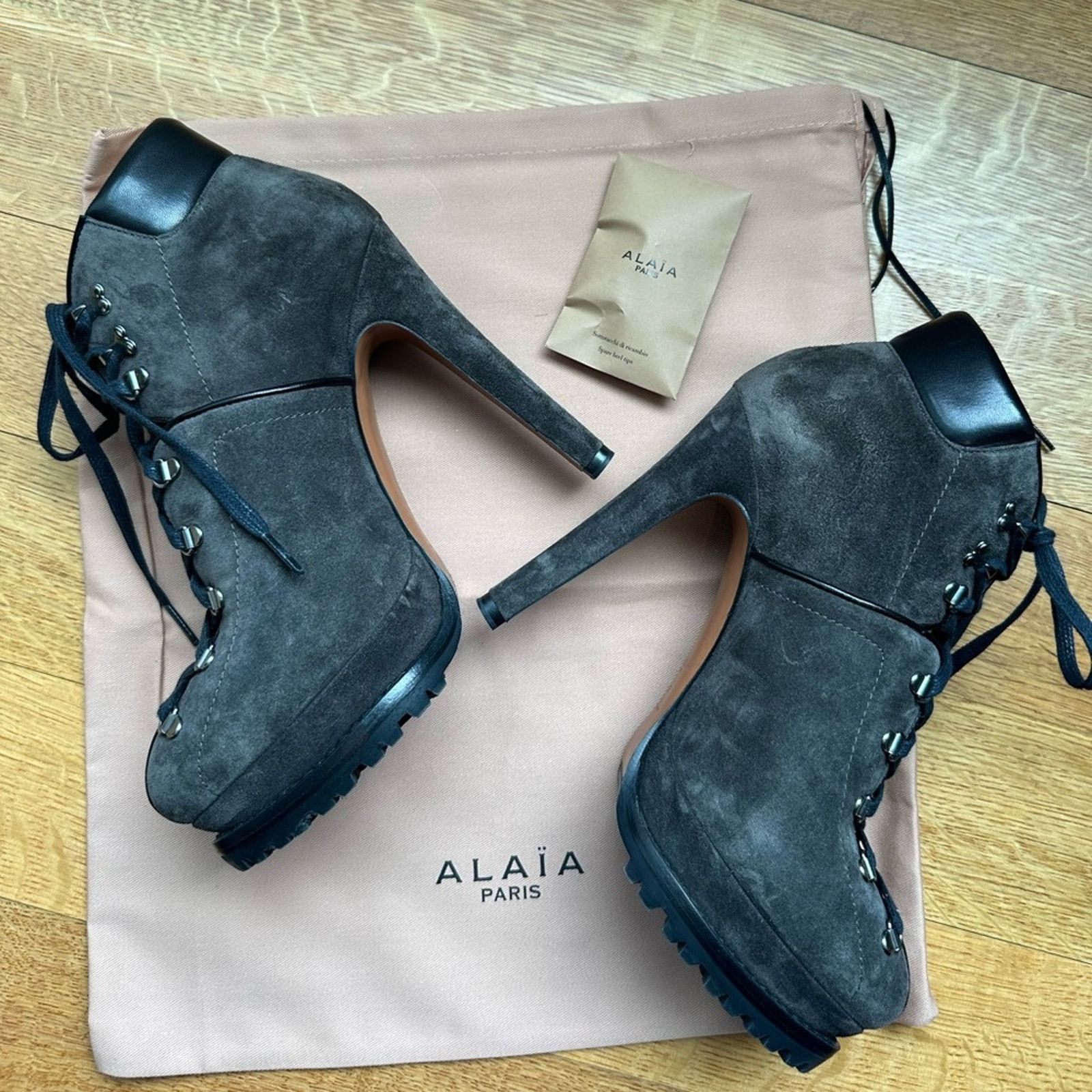 Alaia Seen on Beyonce Grey Suede Hiker Ankle Boots EU 38 Platform Size US 8 / IT 38 - 4 Thumbnail