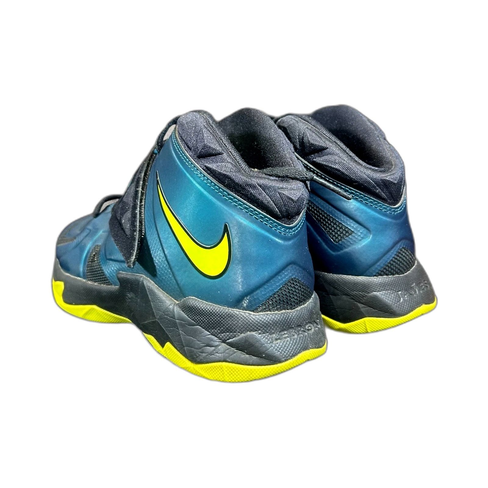 Nike Nike Boys Sz 4.5Y LeBron Zoom Soldier 7 Mid Sea Green Volt Y Size US XXS / EU 40 - 7 Thumbnail