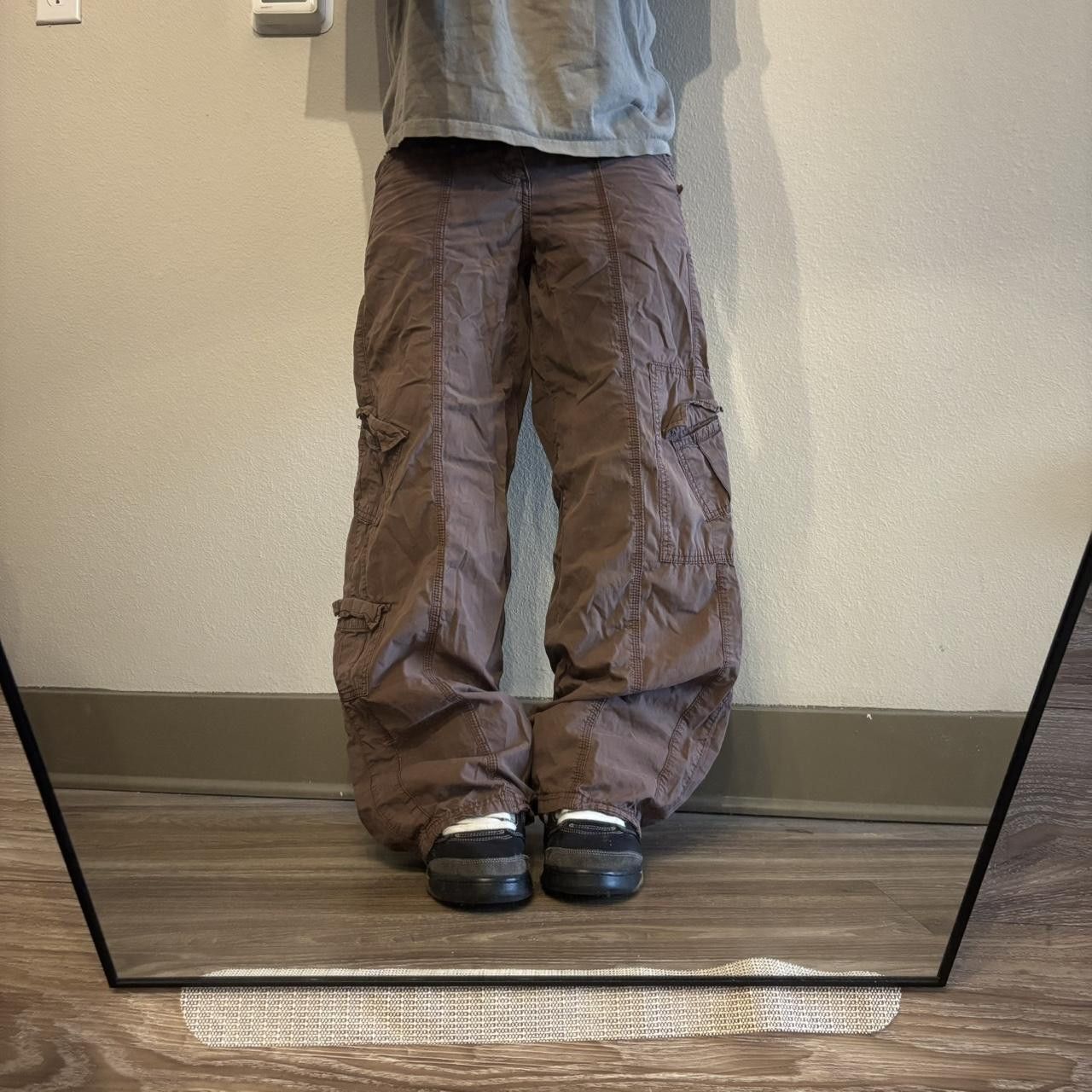 Vintage Crazy Vintage Y2K/2000s Baggy Brown Streetwear Skater Cargo Pants! 28x31 Size US 28 / EU 44 - 1 Thumbnail