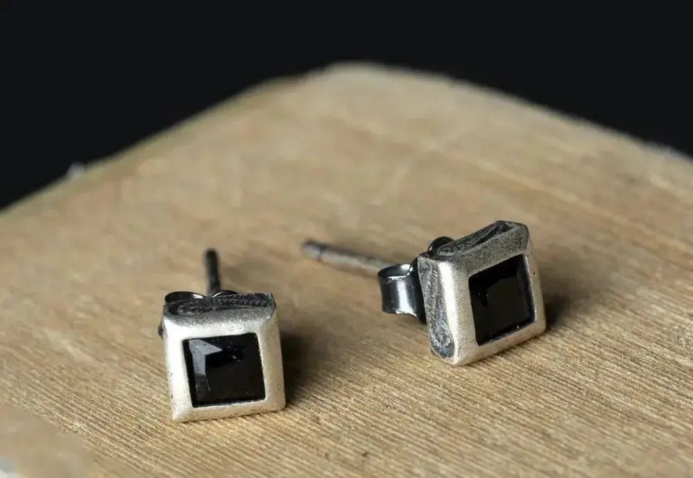 Vintage Square Black Zircon Stud Earrings (1pairs） Size ONE SIZE - 1 Thumbnail