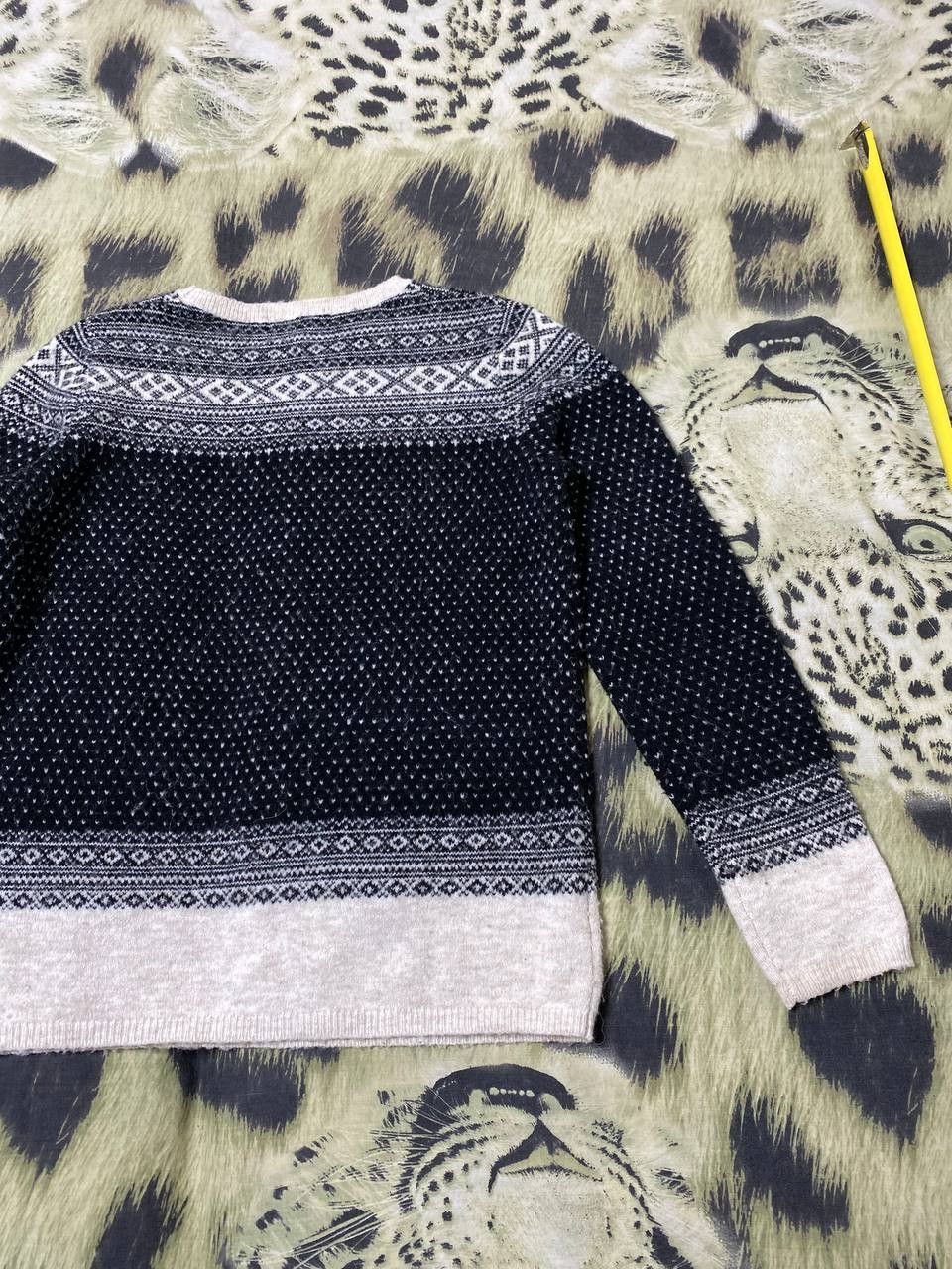 Uniqlo Vintage print Sweaters Uniqlo Y2K size L streetwear Size US L / EU 52-54 / 3 - 15 Thumbnail