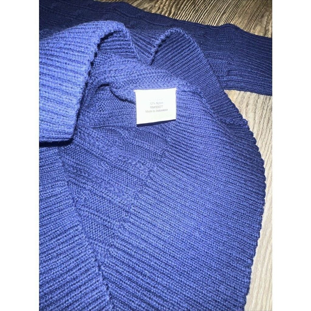 St. Johns Bay St Johns Bay Women Sweater Navy Knit Long Sleeve V Neck. 10 Size S / US 4 / IT 40 - 5 Thumbnail