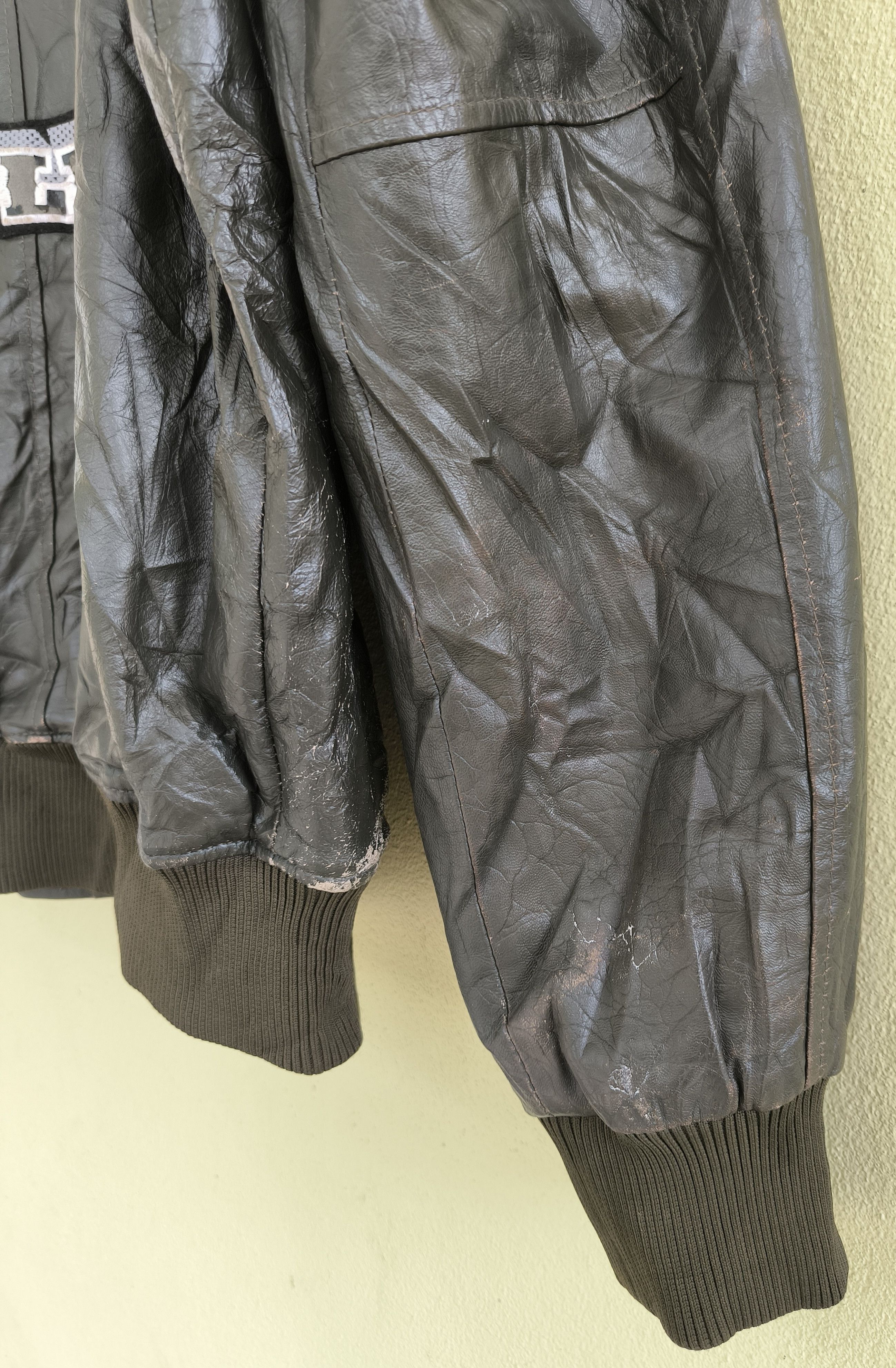 Avirex Vtg AVIREX embroidered US Air Force leather jacket Size US L / EU 52-54 / 3 - 6 Thumbnail