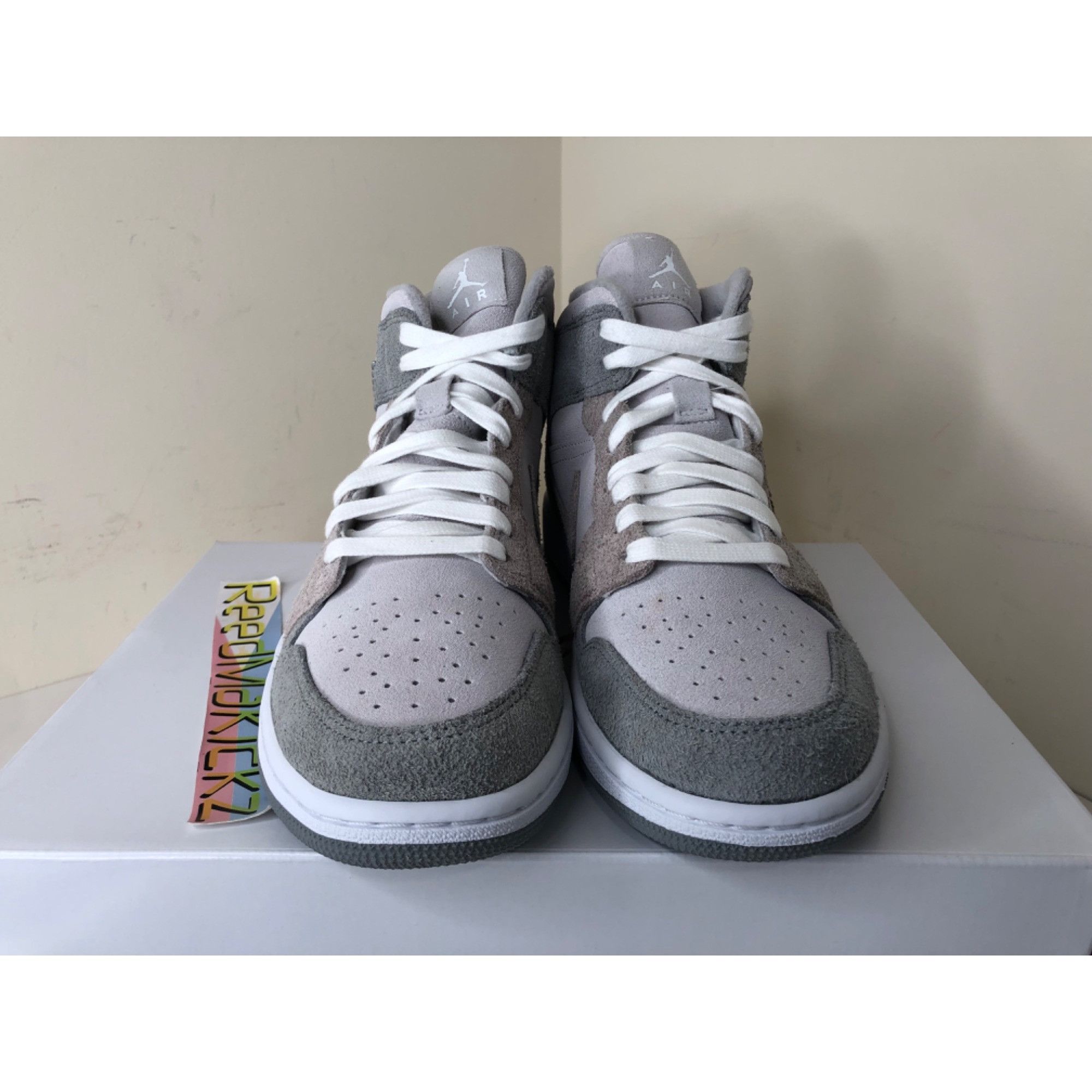Jordan Brand Jordan 1 Mid SE Particle Grey womens 6us Size US 6 / IT 36 - 2 Thumbnail