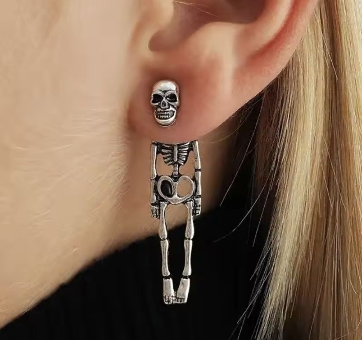 Vintage Halloween Skull Skeleton Drop Earrings Size ONE SIZE - 1 Thumbnail