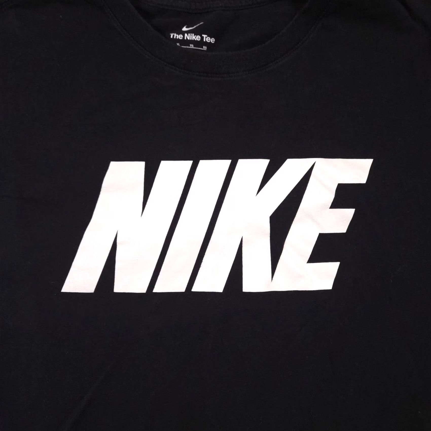 Nike Nike Shirt Mens XL Black The Nike Tee Graphic Short Sleeve Logo Crew Neck NIKE Shirt Mens XL Black Size US XL / EU 56 / 4 - 4 Thumbnail