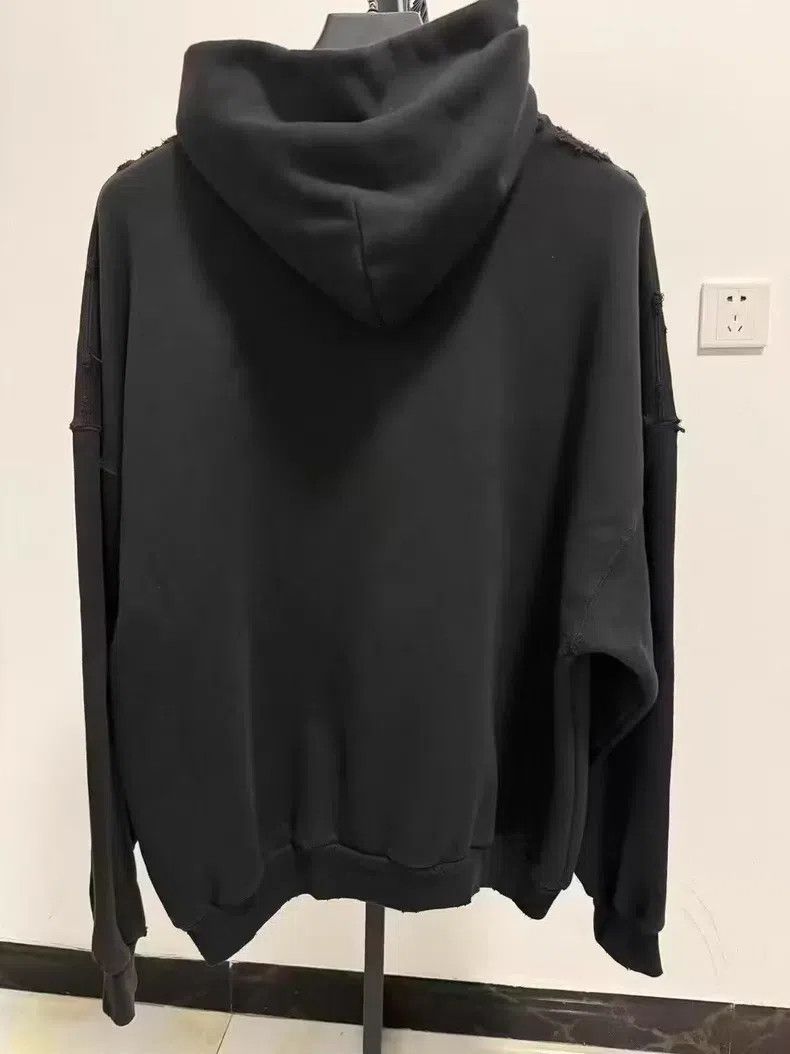 Balenciaga Balenciaga Distressed diamond crown sweater Size US M / EU 48-50 / 2 - 2 Thumbnail