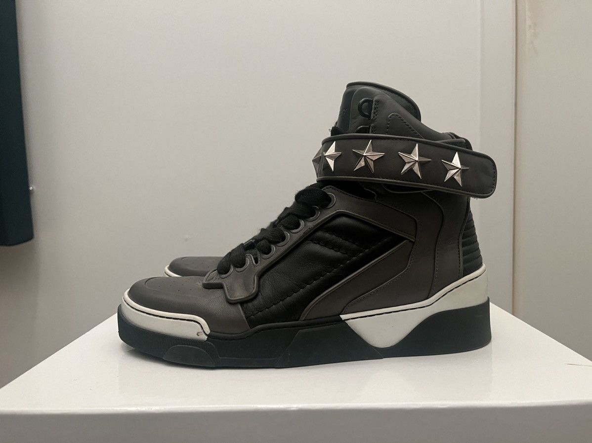 Men's Givenchy Hi Top Sneakers | Grailed