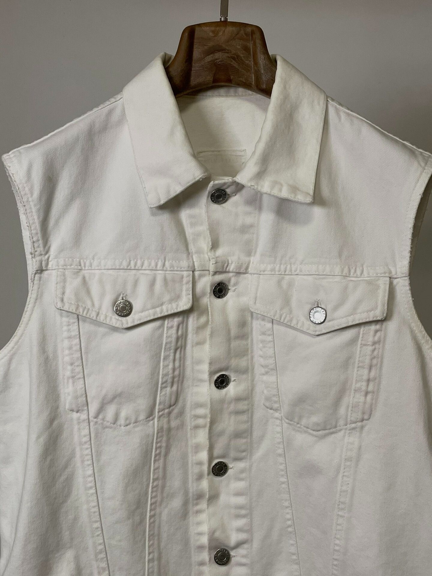 Helmut Lang helmut lang 90s denim sleeveless vest Size US L / EU 52-54 / 3 - 1 Thumbnail