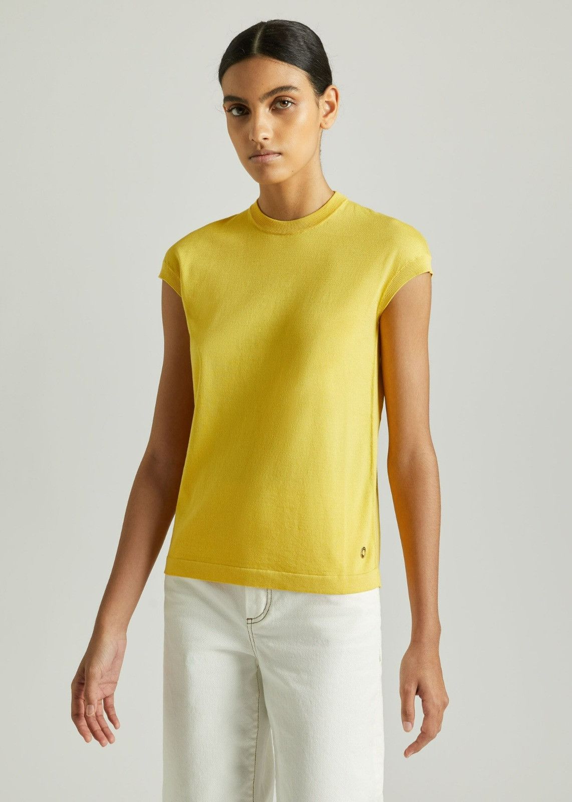 o1srvl11e0424 Sweater in Yellow