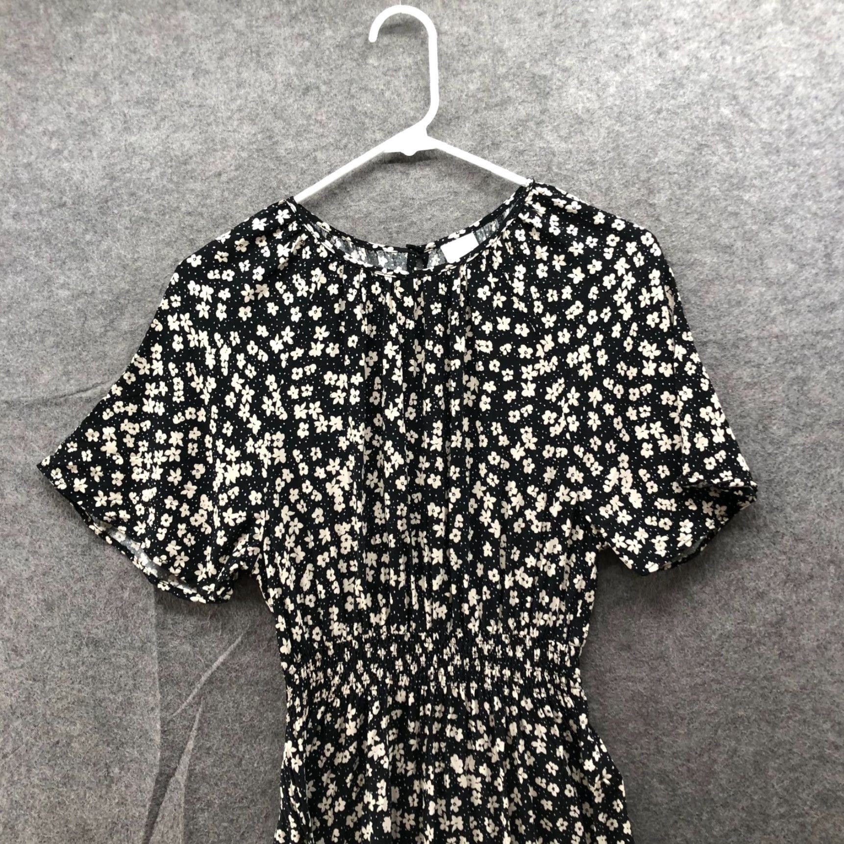 H&M H&M Midi Dress Womens XS Black Beige Floral Short Sleeve Smocked Waist A-Line Size 26" / US 2 / IT 38 - 3 Thumbnail