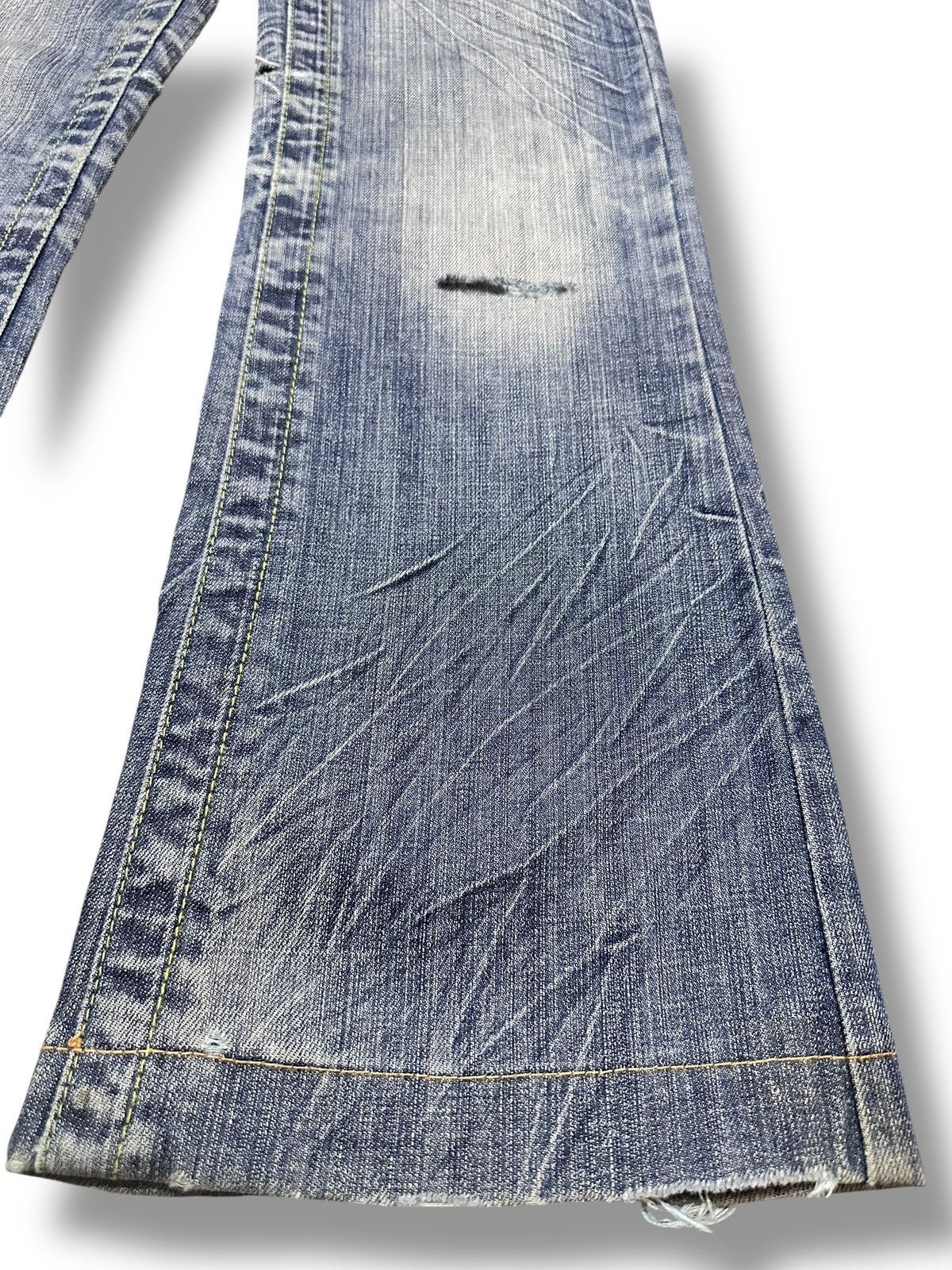 Japanese Brand Red Pepper Distressed Wideleg Bootcut Style Thunder Wash Size US 28 / EU 44 - 11 Thumbnail