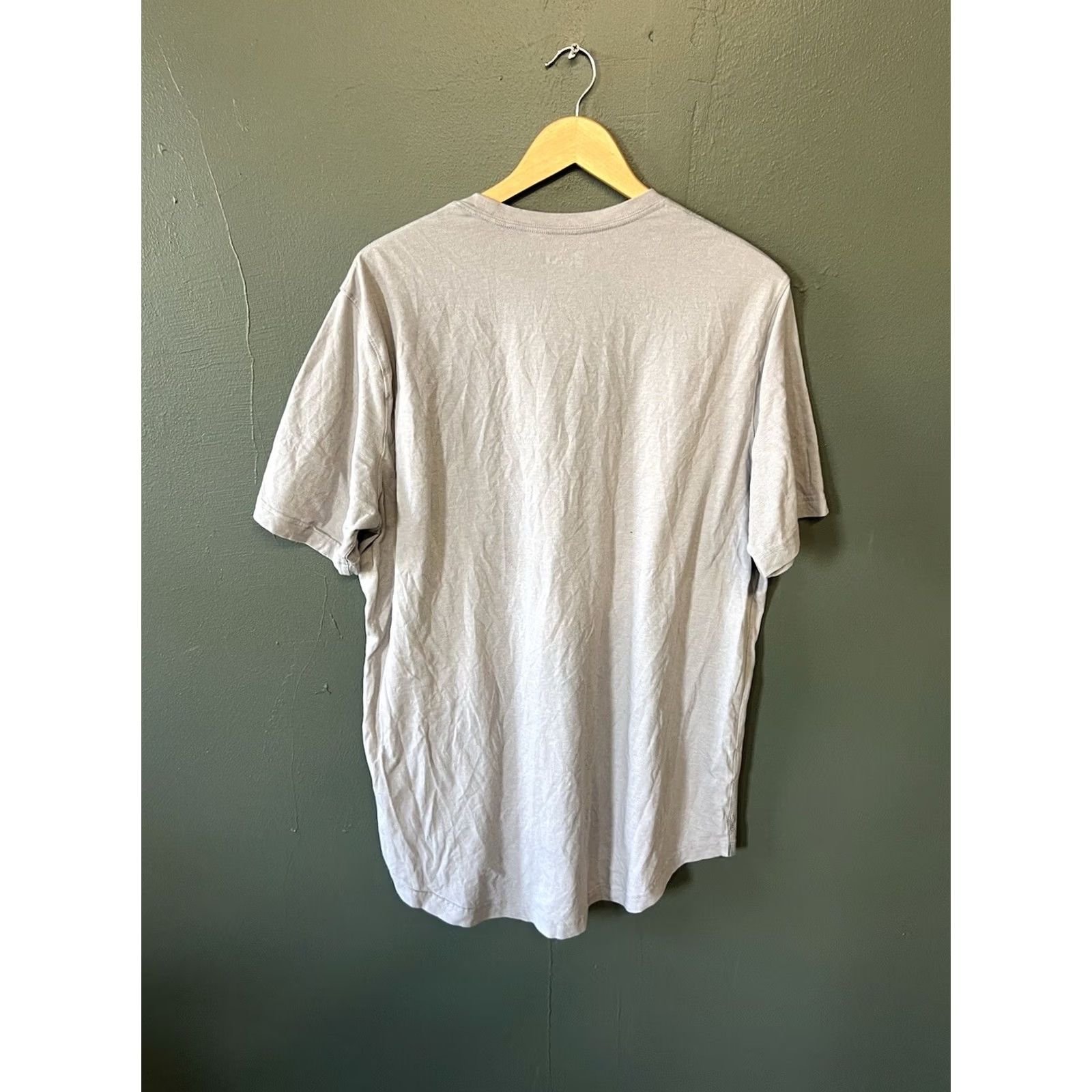 Under Armour Under Armour Mens Gray Short Sleeve Athletic Graphic T-shirt XL Size US XL / EU 56 / 4 - 2 Thumbnail