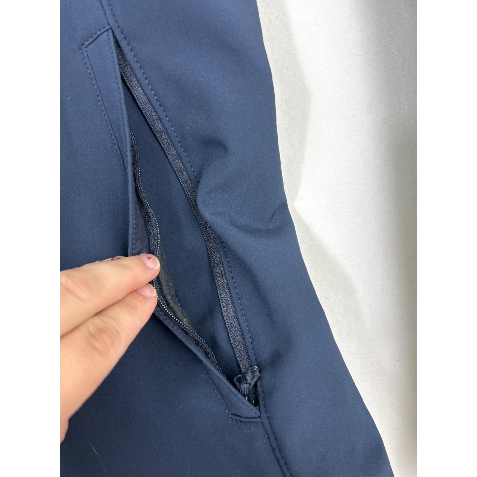 Helly Hansen Helly Hansen Womens Jacket L Navy Blue Full Zip Logo Business Size L / US 10 / IT 46 - 7 Thumbnail