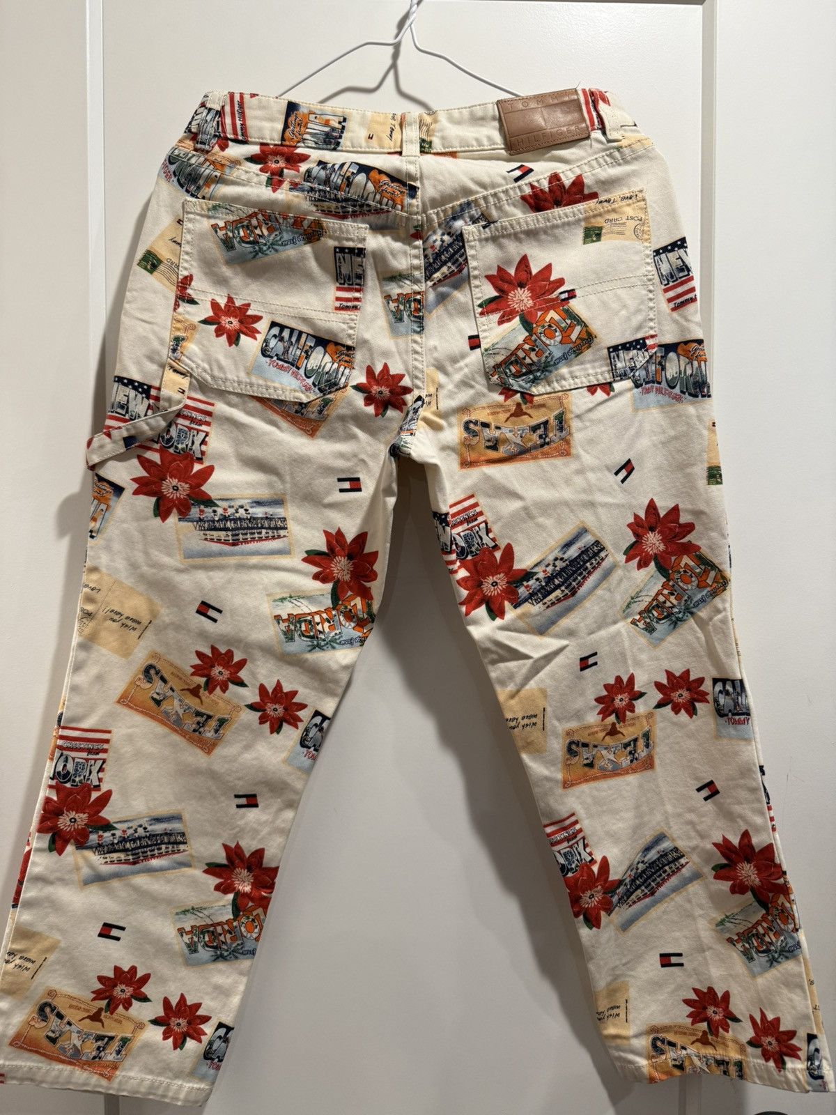 Tommy Hilfiger Tommy Hilfiger Postage Print Vintage Capri Jeans Size 27" / US 4 / IT 40 - 1 Thumbnail