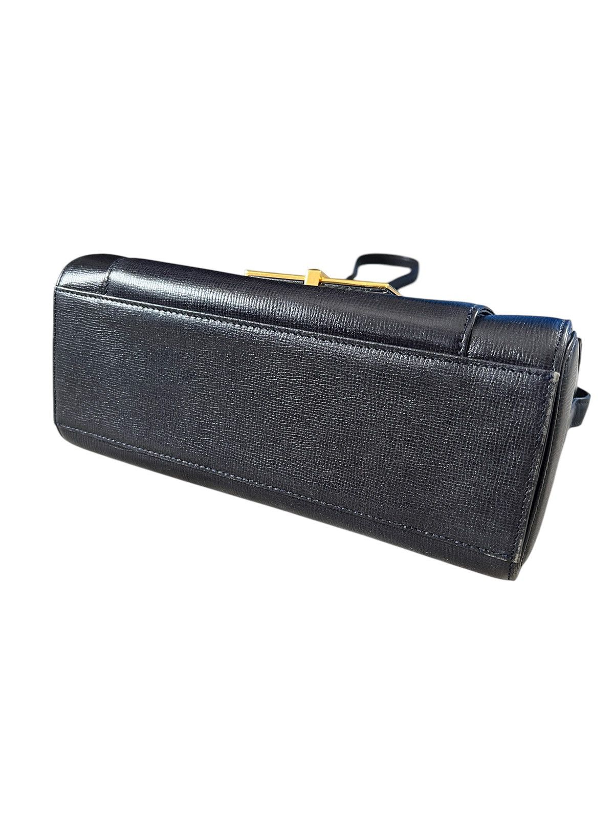 Givenchy 1980 Givenchy Leather Sling Bag Size ONE SIZE - 6 Thumbnail