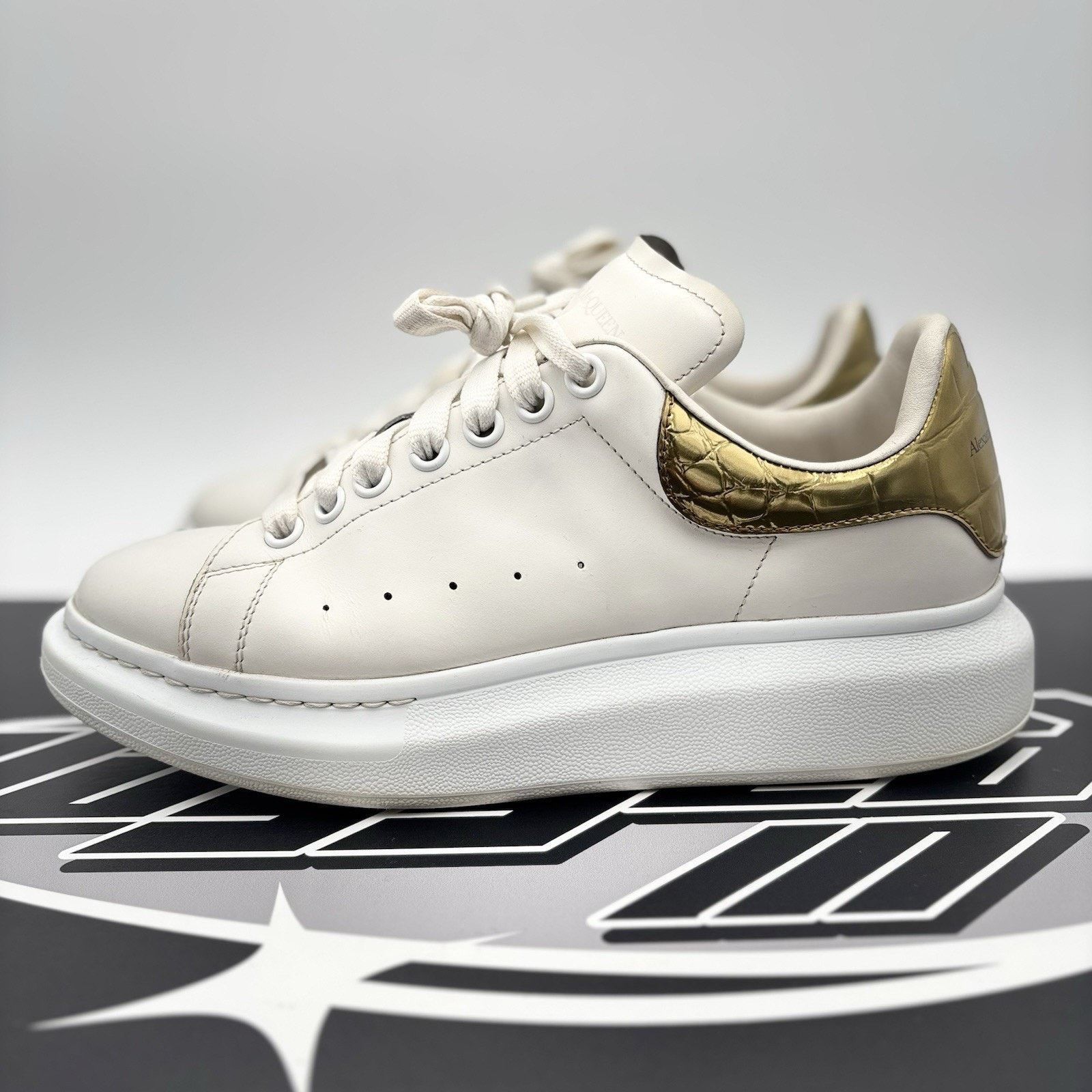 Alexander McQueen Alexander McQueen Oversized ' Gold Crocodile ' | GOOD COND! Size US 8 / EU 41 - 1 Thumbnail