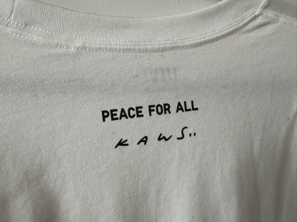 Kaws White Kaws Peace for all T-Shirt with Earth Graphic 3XL Size US XXL / EU 58 / 5 - 5 Thumbnail