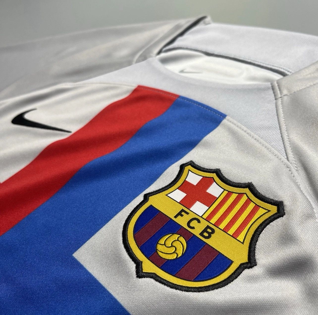 Nike × Vintage BARCELONA NIKE 2022/2023 FOOTBALL THIRD JERSEY #5 BUSQUETS Size US S / EU 44-46 / 1 - 4 Thumbnail