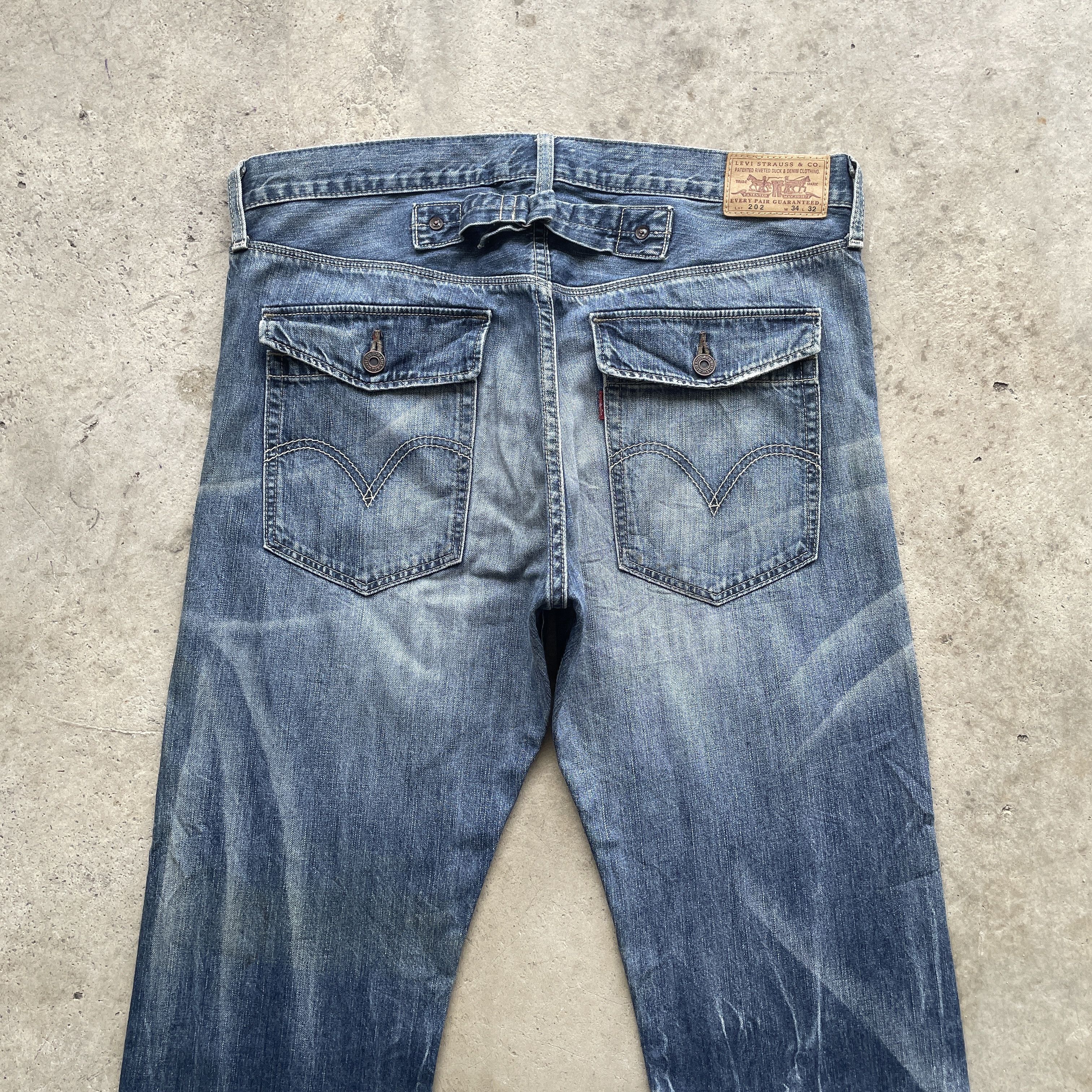 Levi's Vintage Levi’s 202 Jeans Faded Buckle Distressed Denim Pants Size US 36 / EU 52 - 13 Thumbnail