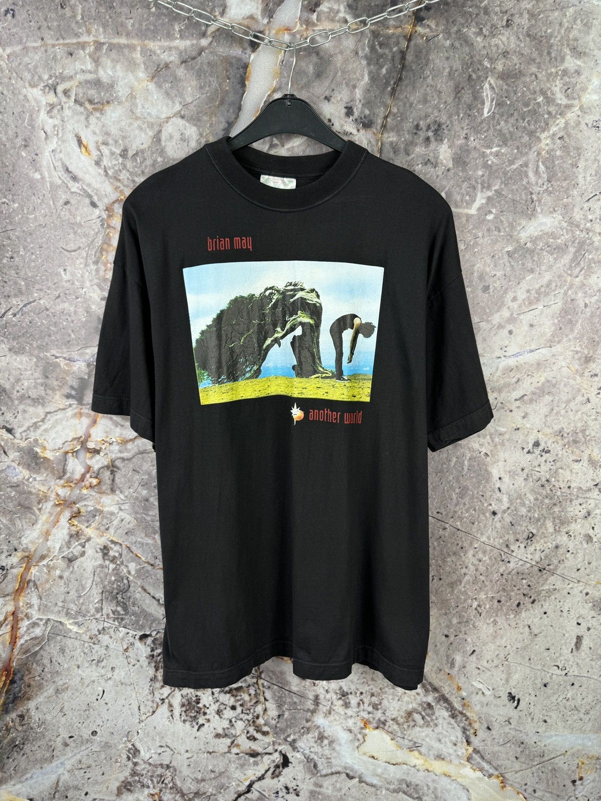 Other Vintage Brian May Another World 1998 Tour Band T-Shirt Size US XL / EU 56 / 4 - 2 Thumbnail