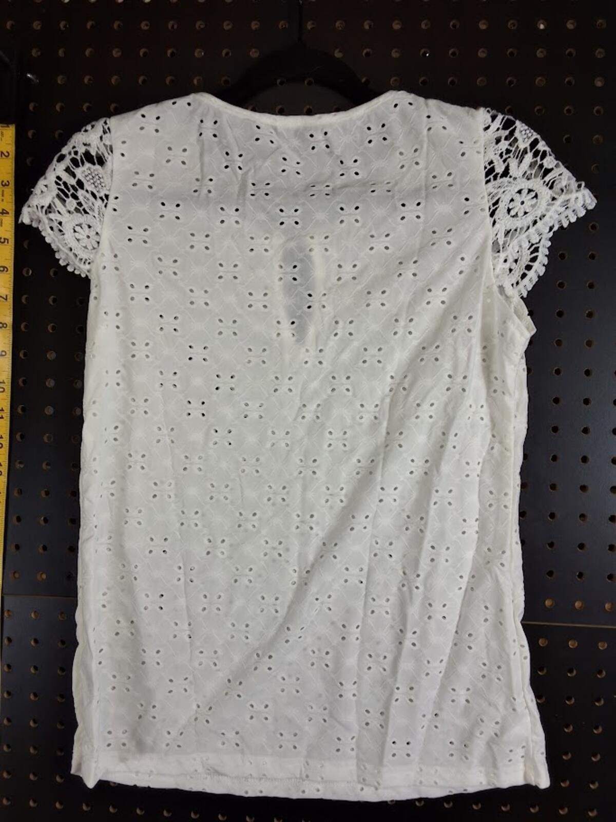 The Unbranded Brand Elegant White Eyelet Lace Sleeve Top - Size S Size S / US 4 / IT 40 - 4 Thumbnail