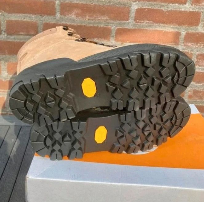 Timberland world hiker Vibram 44 10 outdoor hiking new ds Size US 10 / EU 43 - 9 Thumbnail