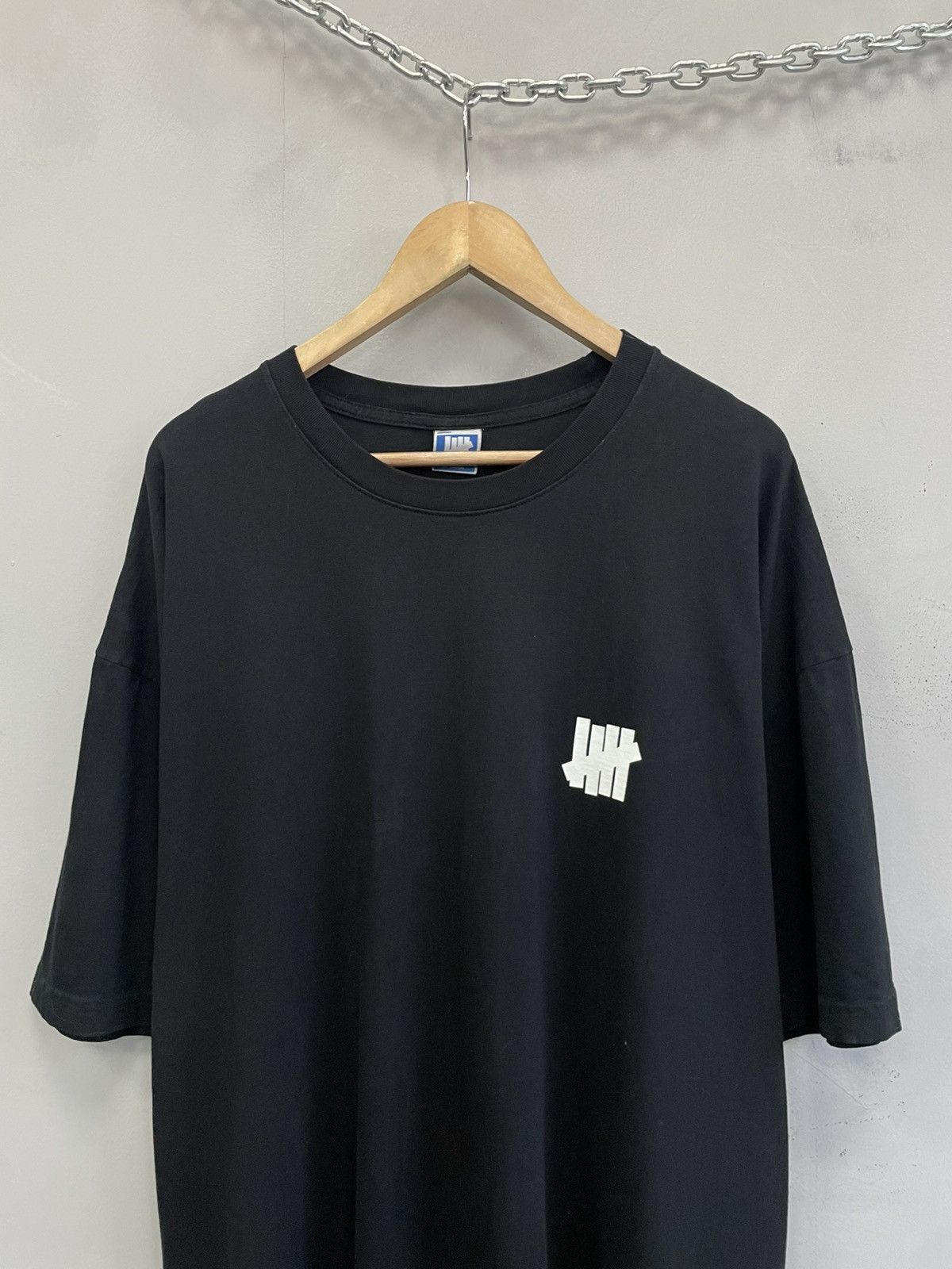 Undefeated Undefeated oversize black t-shirt baggy streetwear style Size US XXL / EU 58 / 5 - 2 Thumbnail