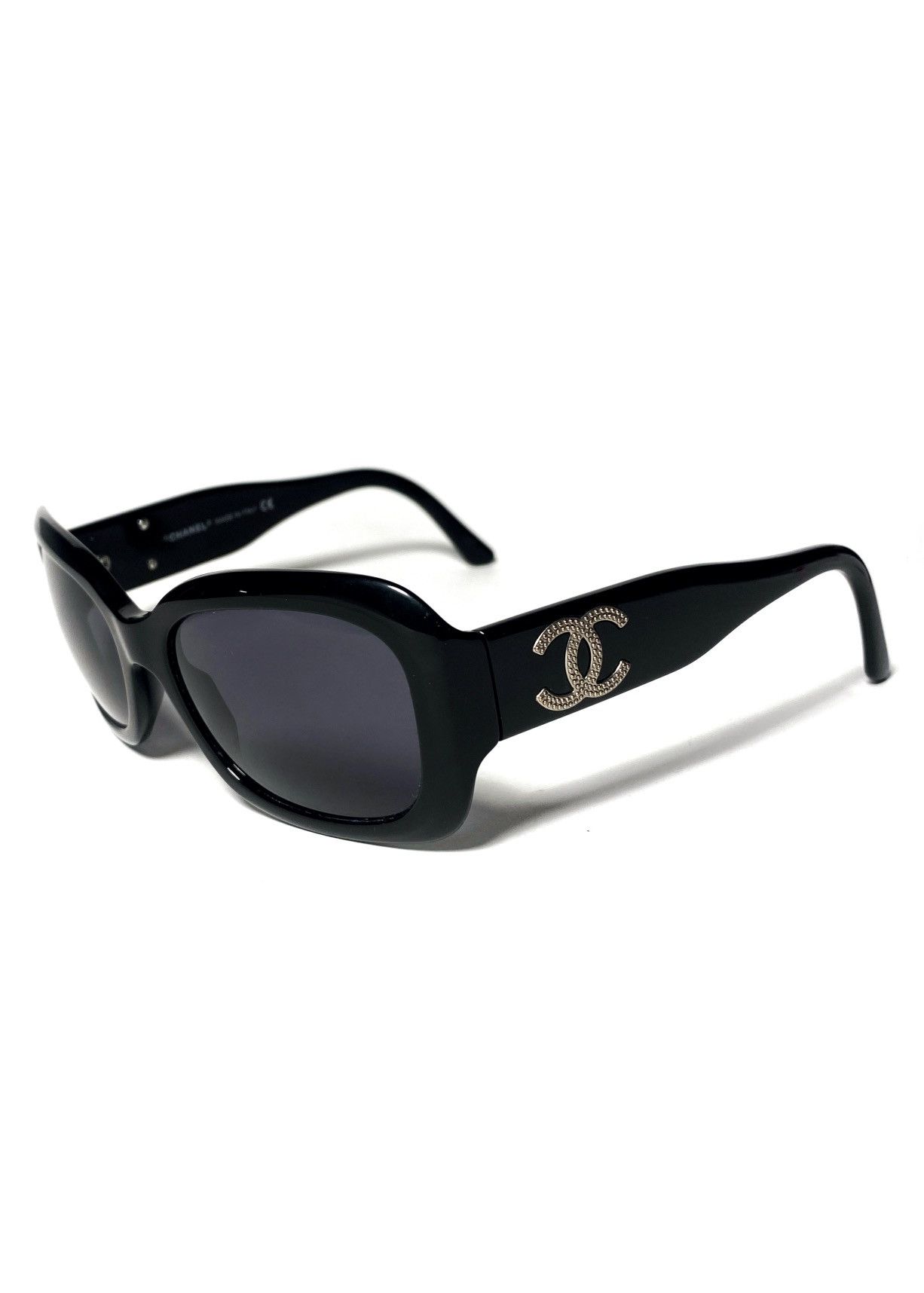 CHANEL Black Sunglasses with Silver CC Emblems Chanel CHANEL Black/Silver CC Logo Shield Sunglasses- 4124  main image 4