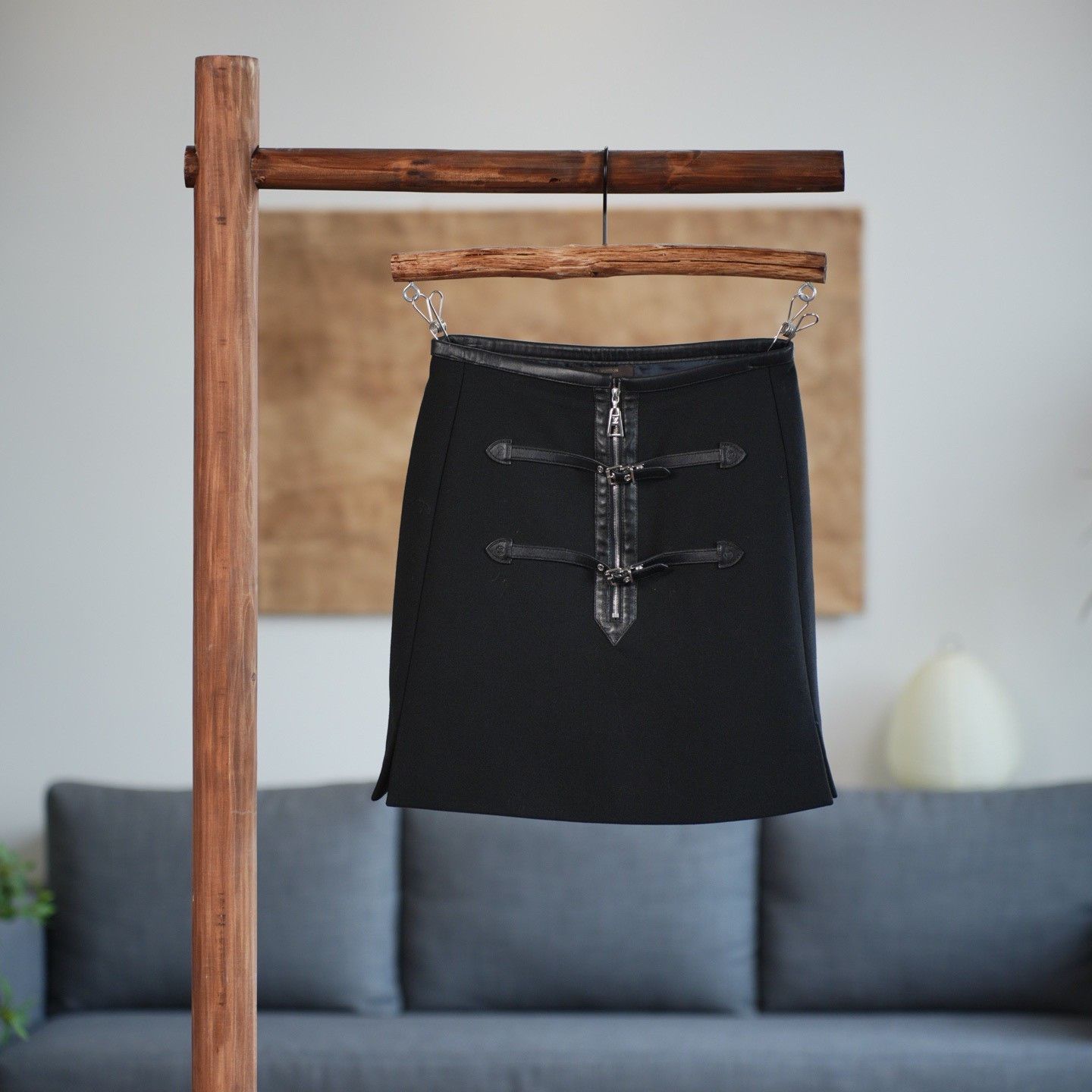 Louis Vuitton Louis Vuitton Black Skirt 36 Women Size 36" / US 14 / IT 50 - 1 Thumbnail