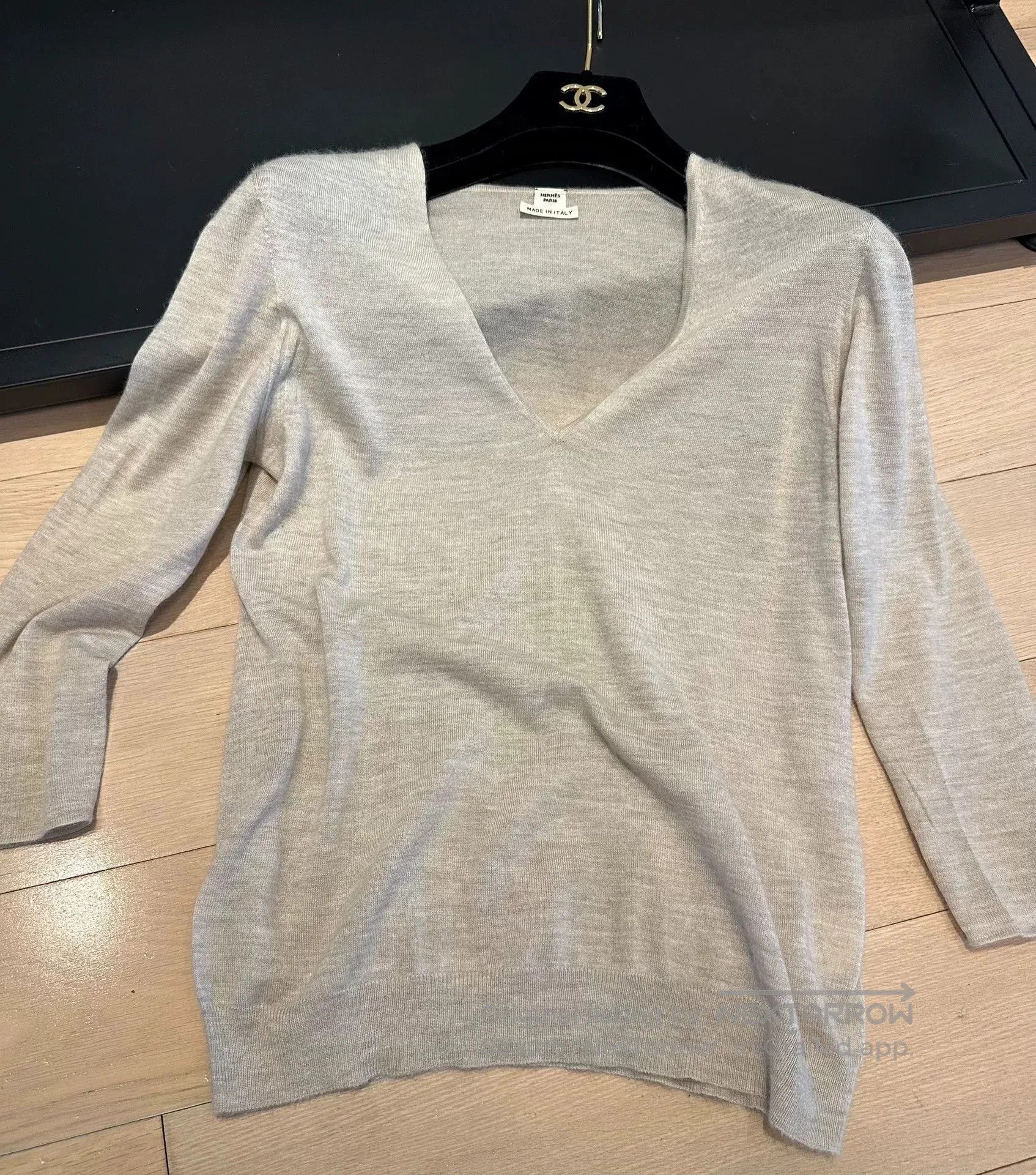 Hermes Hermes 100% Cashmere V. Size US M / EU 48-50 / 2 - 3 Thumbnail