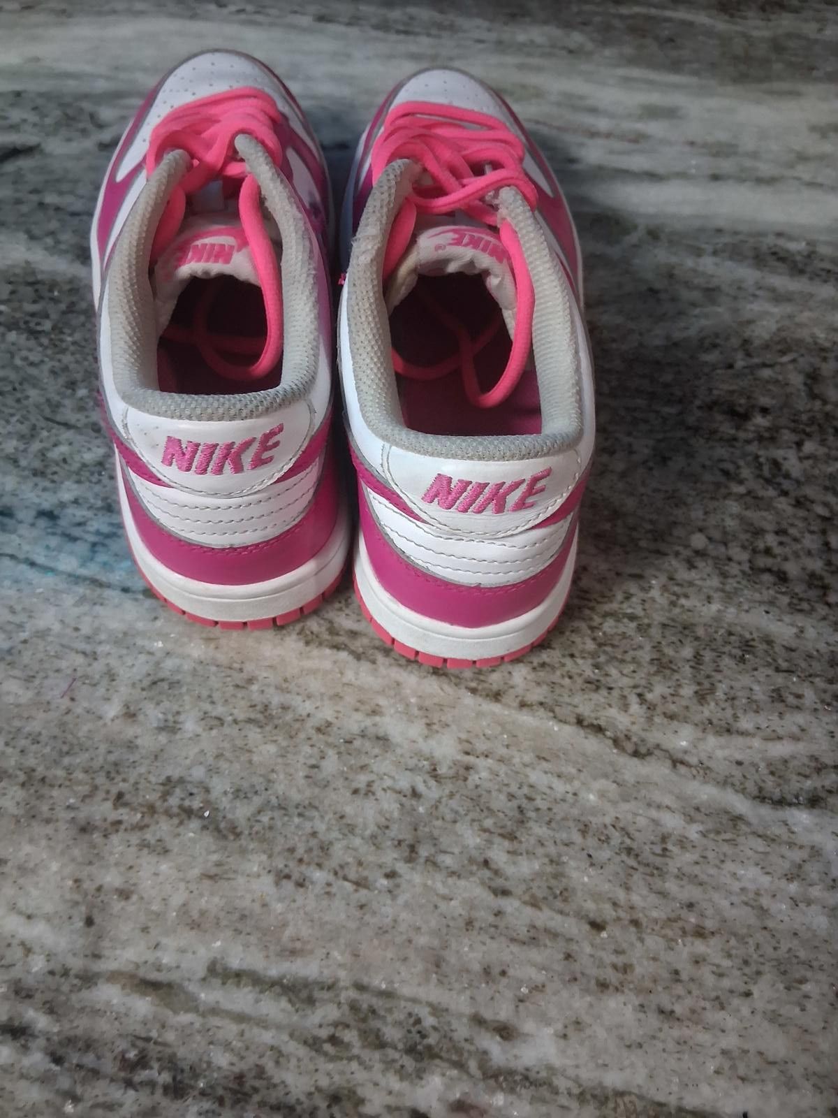 Nike Nike dunk sz 4 y Size US 4 / IT 34 - 3 Thumbnail