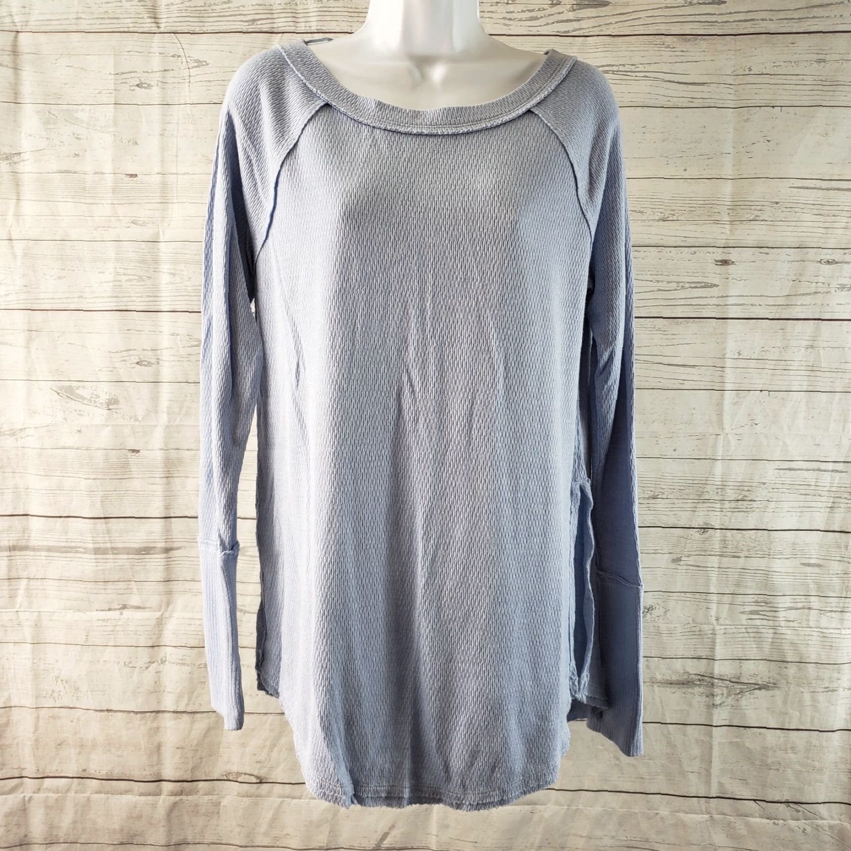 Vintage We The Free Womens T-Shirt Long Sleeve Blue Waffle Knit Slit Size M Size M / US 6-8 / IT 42-44 - 2 Thumbnail
