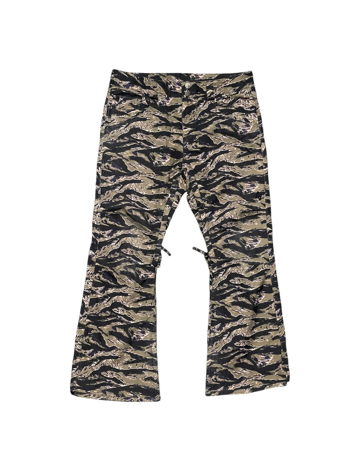 Japanese Brand AA Hardware Tiger Camo Flare Pants Size US 36 / EU 52 - 1 Thumbnail
