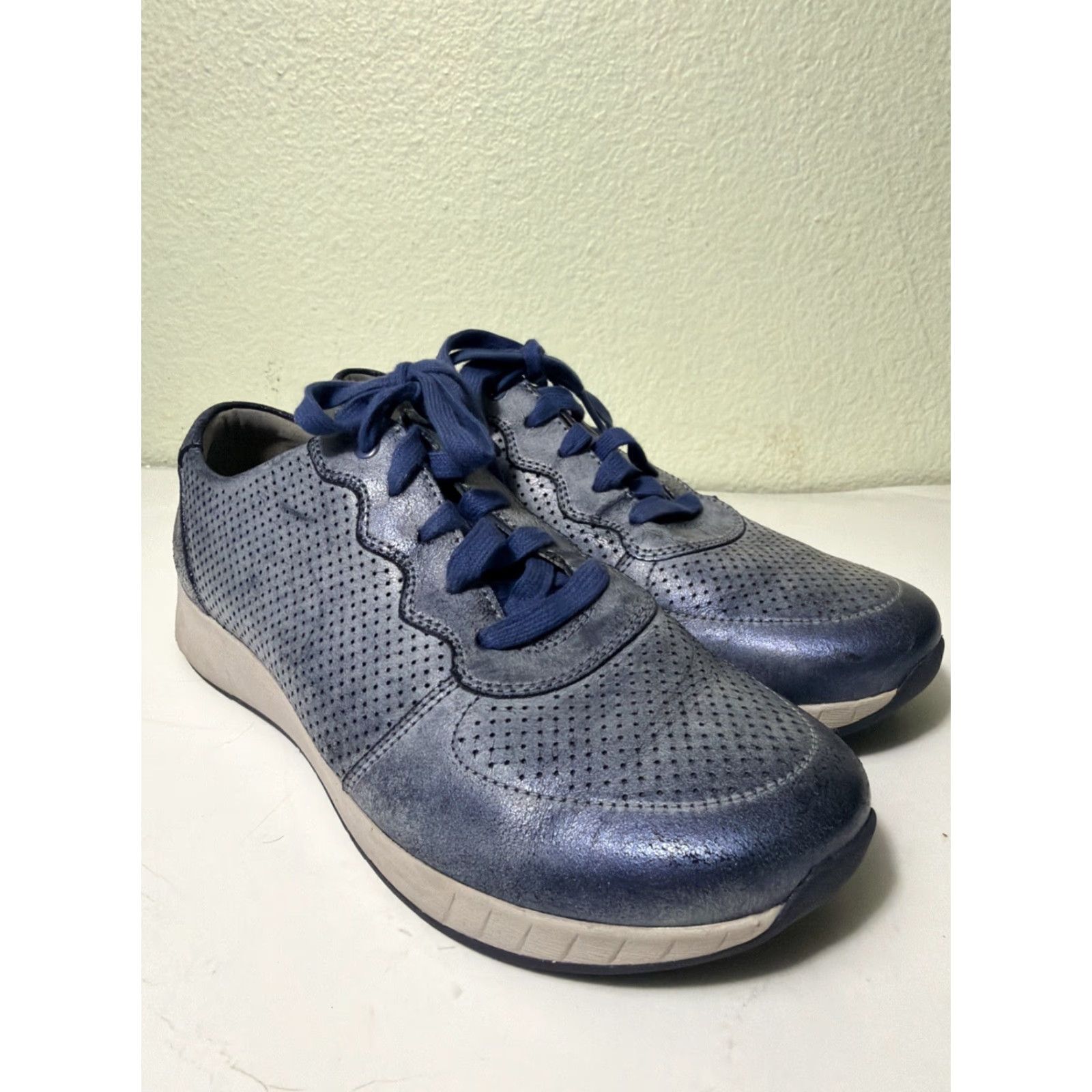 Dansko Dansko Christina Womens Blue Sneaker Leather Size 41 US 10.5-11 Geometric Round Toe Lace Up Casual Activewear Shoes Size US 11 / IT 41 - 2 Thumbnail