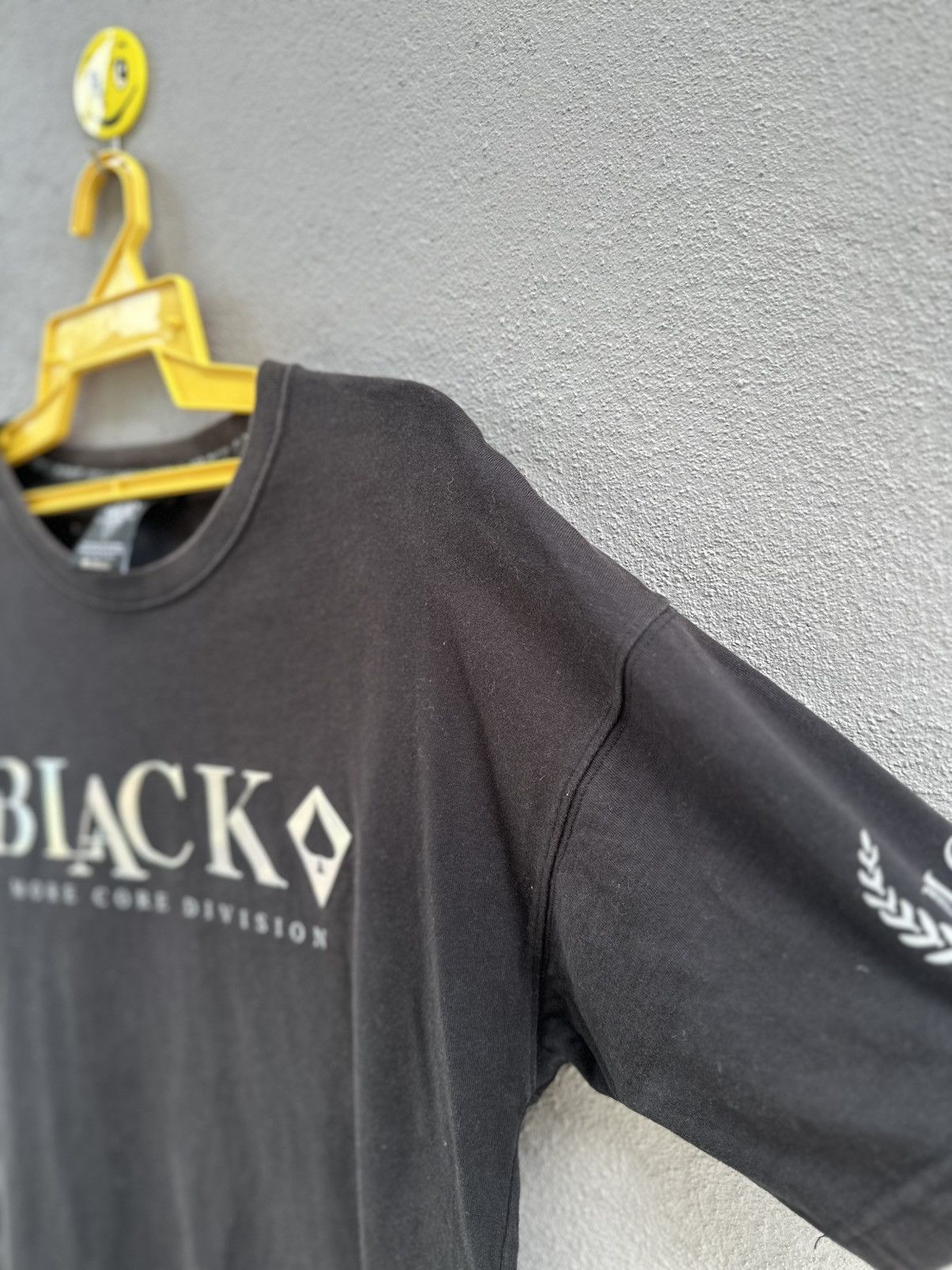 Ron Jon Surf Shop Thrashed Hard Core Surf Black More Core Davision Sun Faded T Size US M / EU 48-50 / 2 - 4 Thumbnail