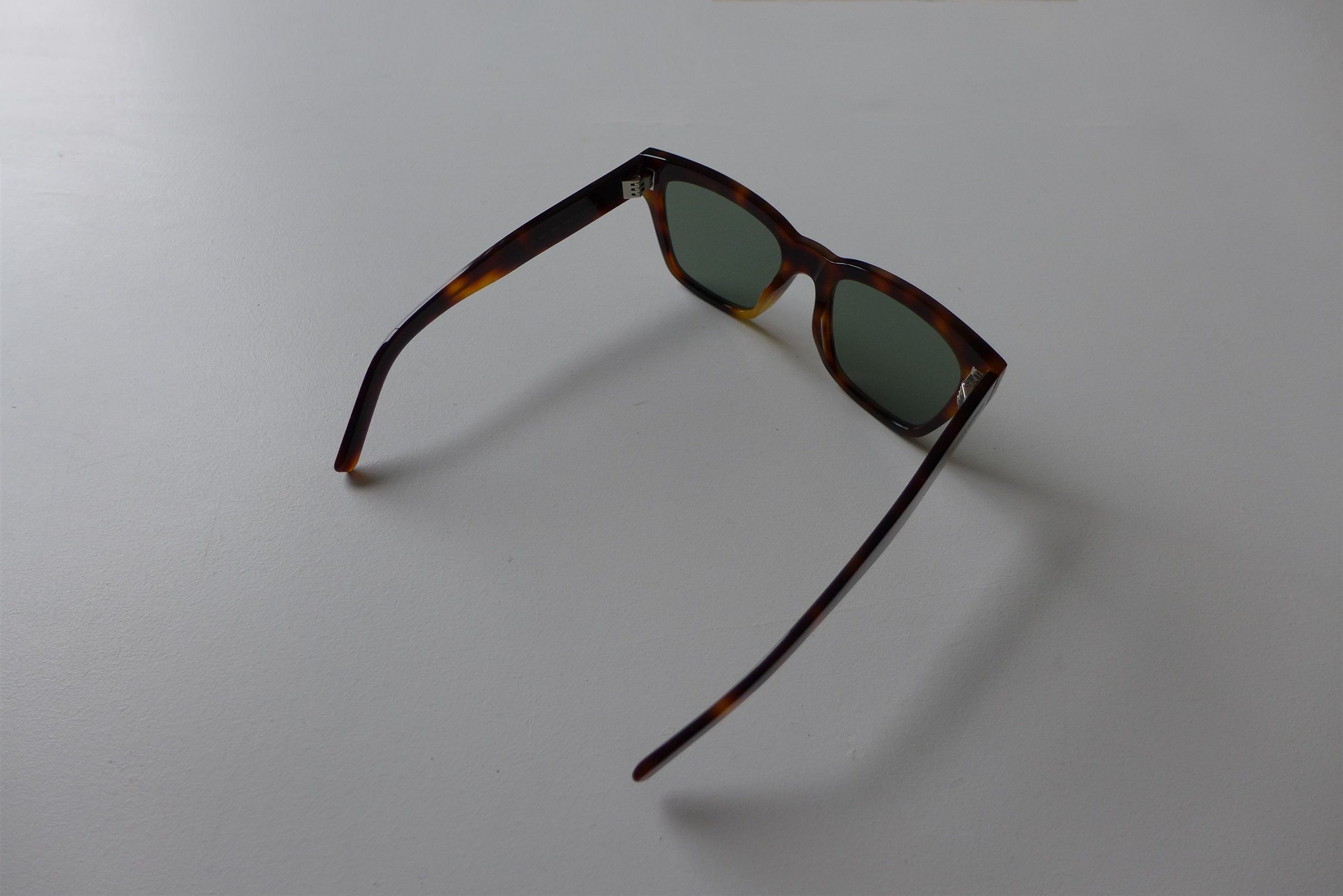 Saint Laurent Paris Saint Laurent SL560 Sunglasses - Tortoise Acetate Size ONE SIZE - 6 Thumbnail