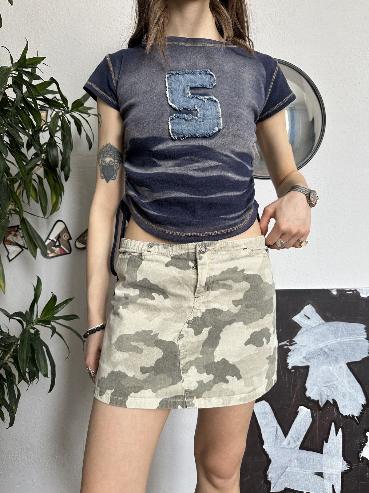 Vintage Vintage Sexy Cotton Camo Mini Military Skirt 00s Size 32" / US 10 / IT 46 - 1 Thumbnail