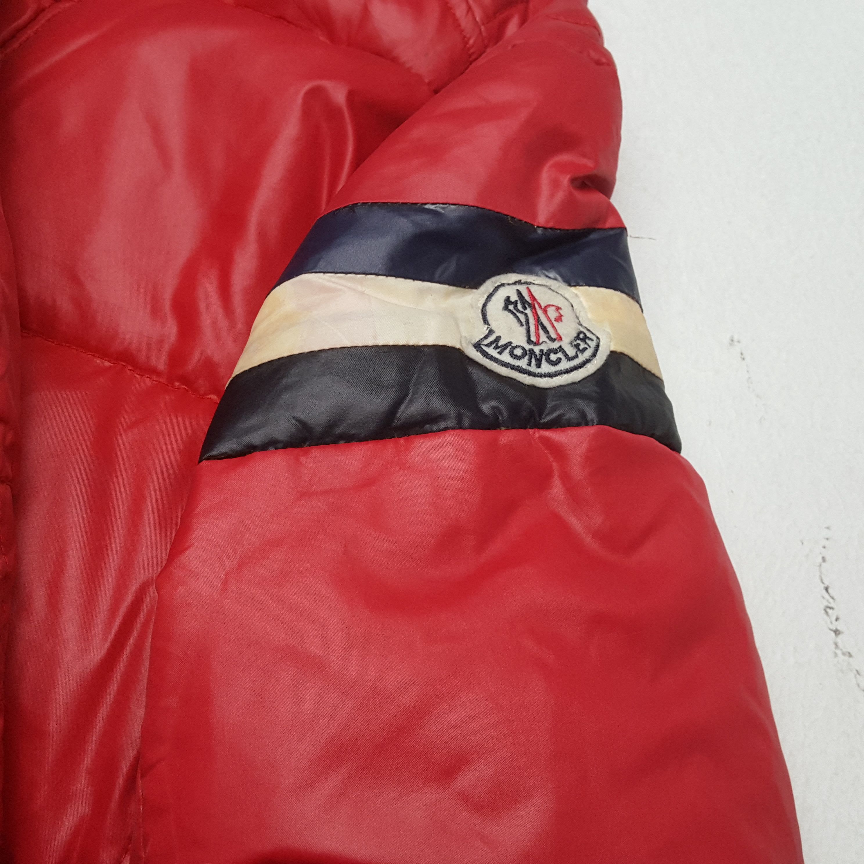 Vintage MONCLER Logo Design Fashion Style Winter Puffer Jacket Size US M / EU 48-50 / 2 - 5 Thumbnail