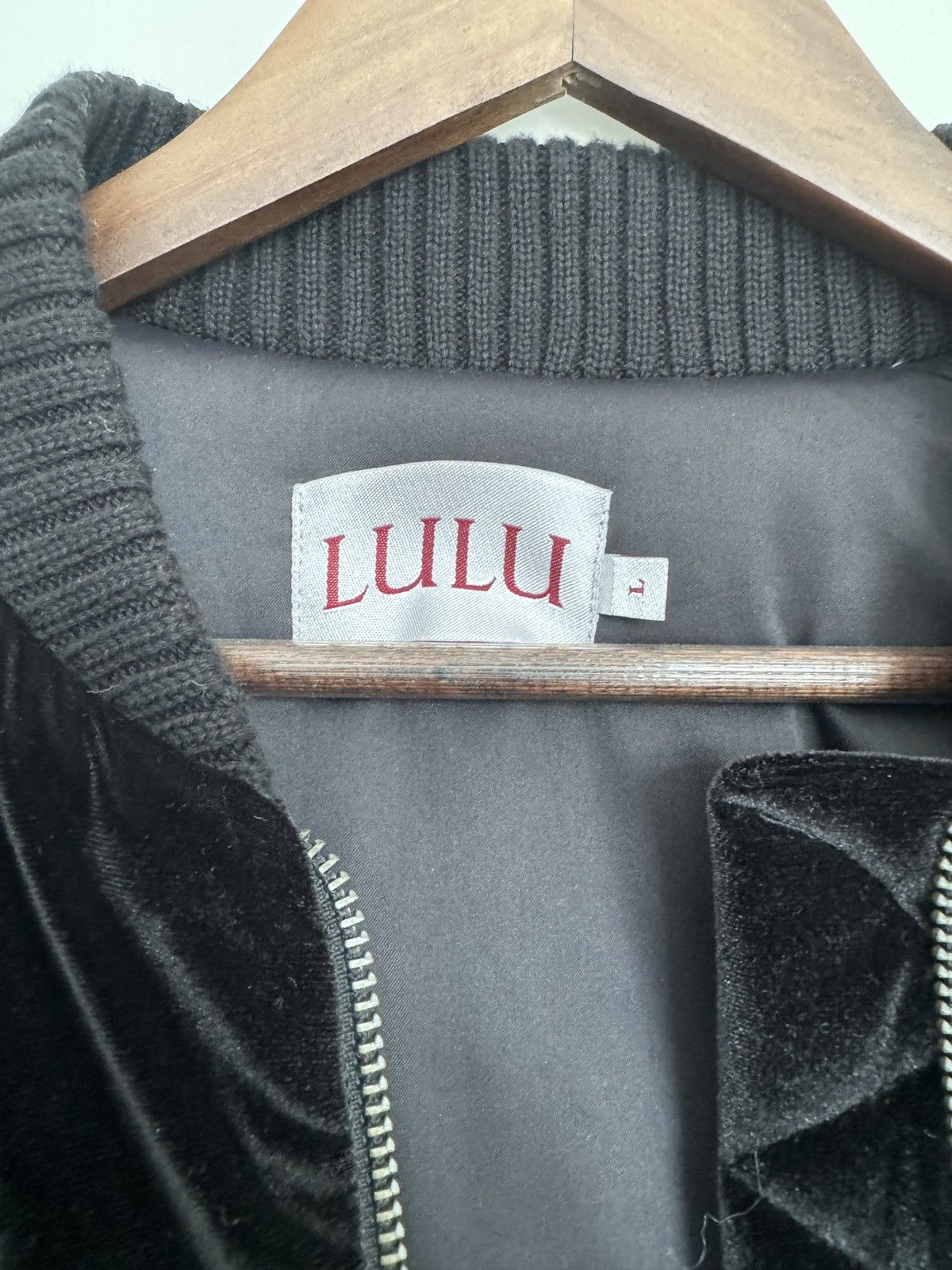 Other Lulu Black Velvet Bomber Size L Size US L / EU 52-54 / 3 - 5 Thumbnail