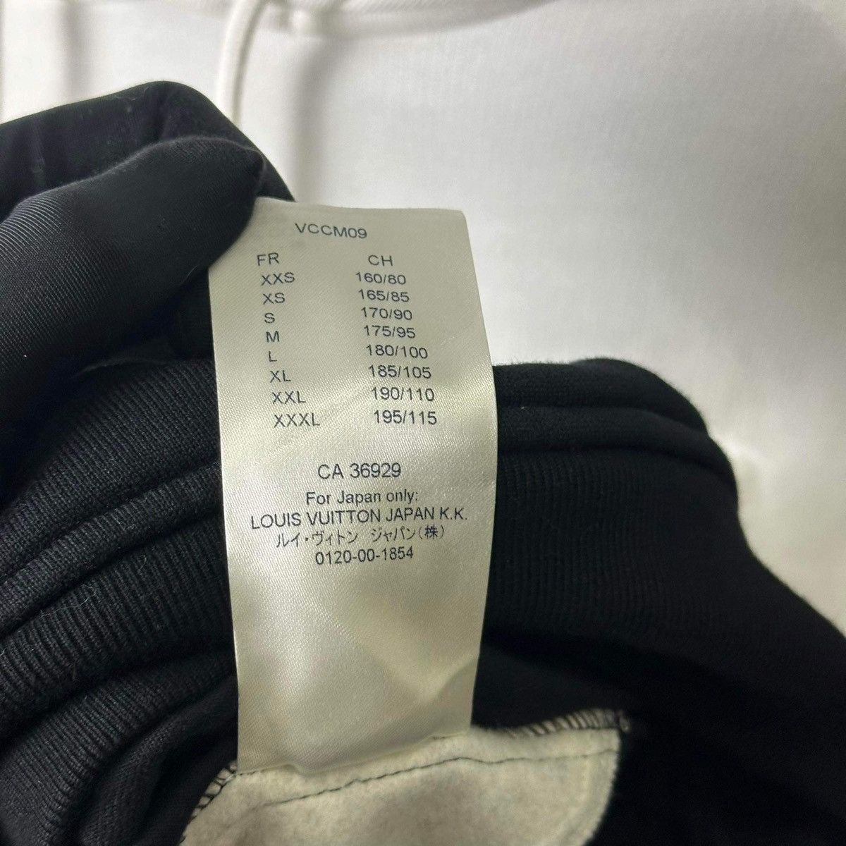 Louis Vuitton Louis Vuitton Circle Cut Monogram Hoodie Size US L / EU 52-54 / 3 - 10 Thumbnail