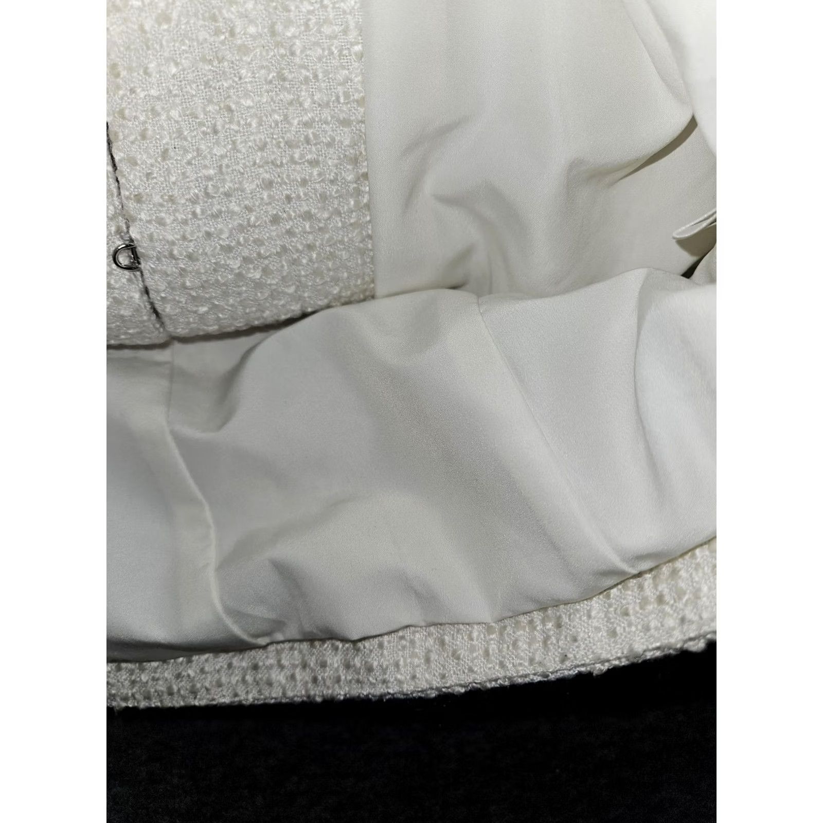 Banana Republic VINTAGE Banana Republic Jacket Womens Petite 4P White Boucle Textured Lined Pockets Hook Wool Blazer Short 2 Front Pockets Notched Black? Size S / US 4 / IT 40 - 7 Thumbnail