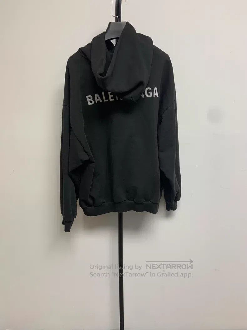 Balenciaga Balenciaga Logo Print Fitted Long Sleeve Hoodie Size US L / EU 52-54 / 3 - 2 Thumbnail
