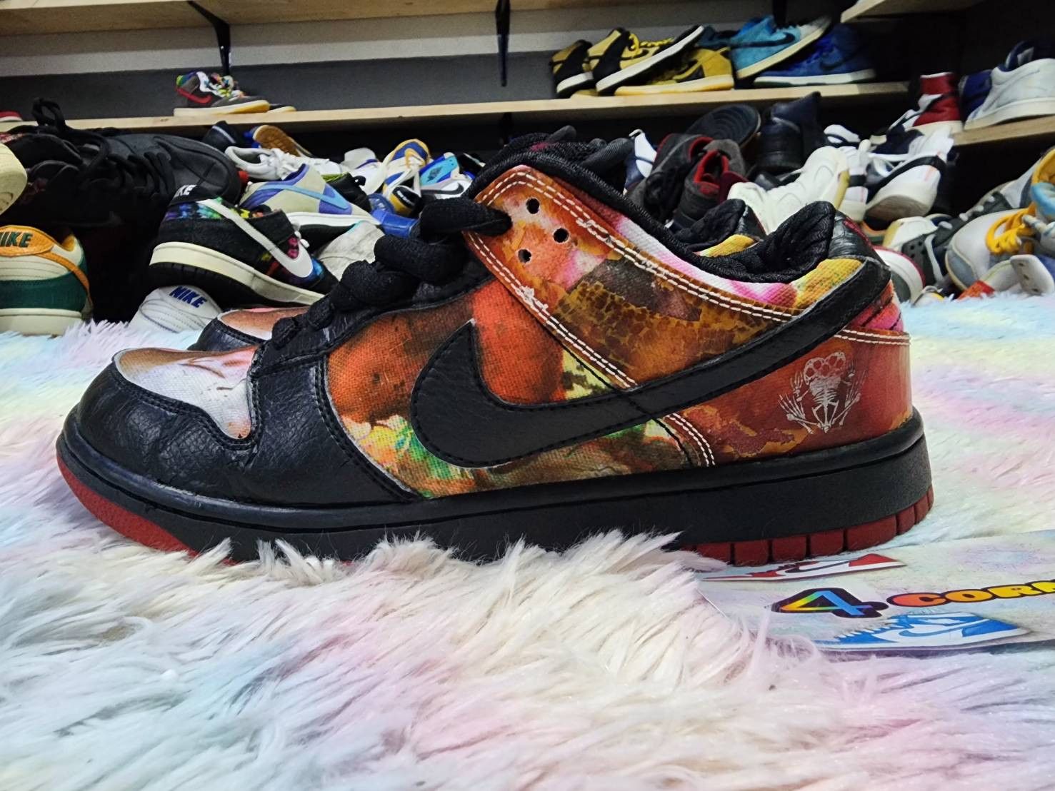 image of Nike Sb Dunk Low Pushead Shoes in Black Red, Men's (Size 8)