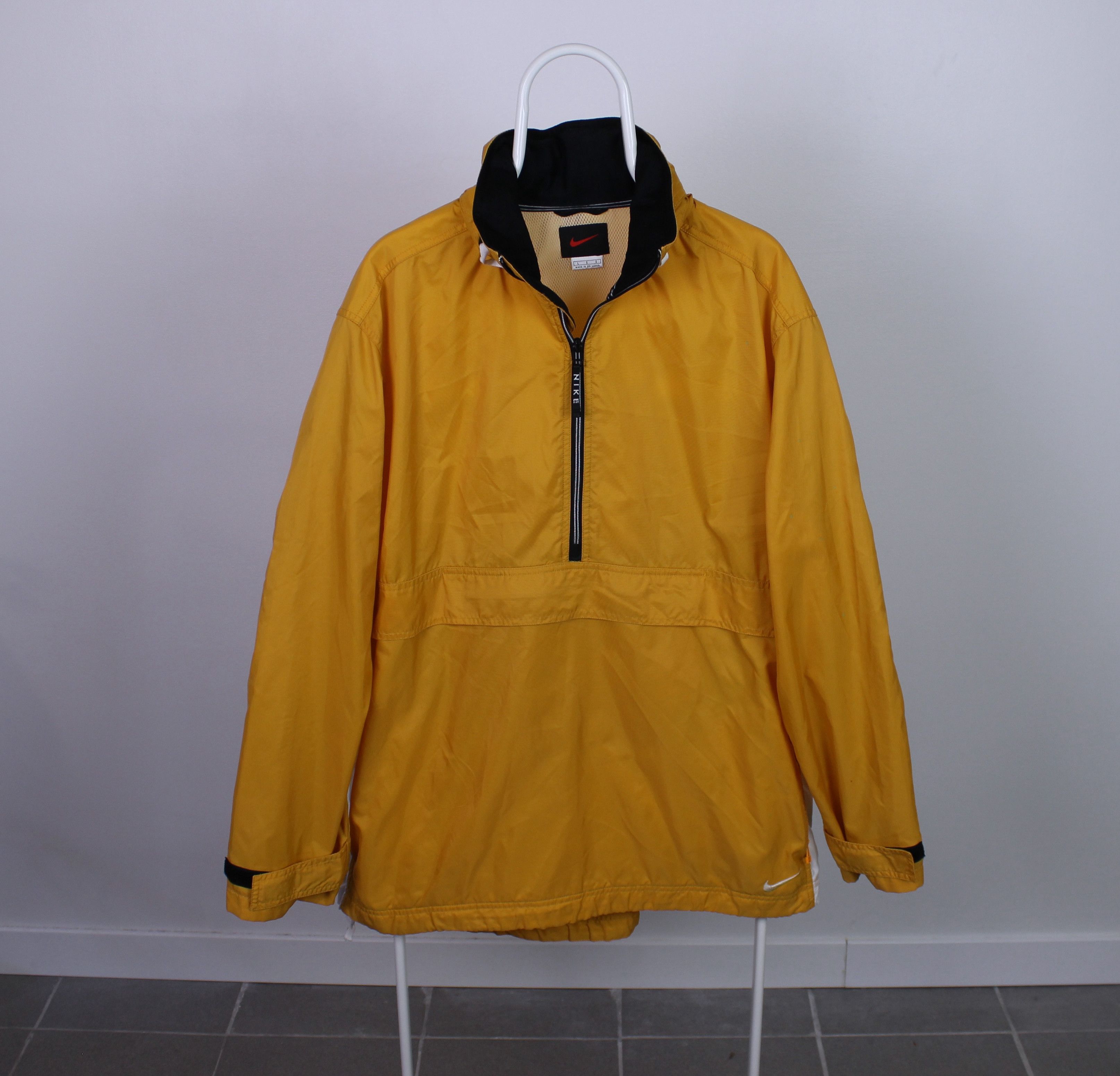 Nike Nike vintage light jacket men waterproof L XL yellow Size US L / EU 52-54 / 3 - 1 Thumbnail